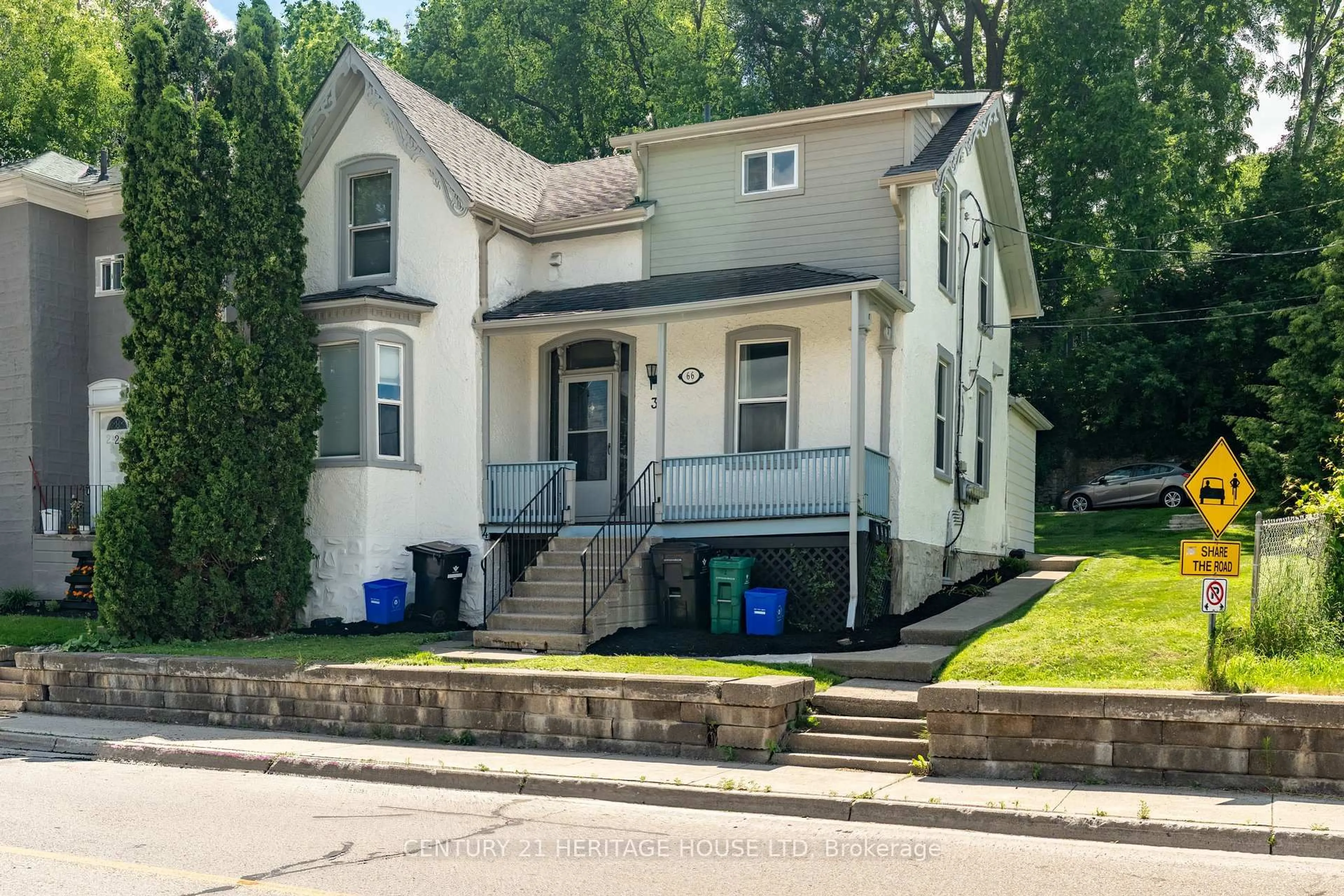 Home with vinyl exterior material, street for 66 Queen St, Cambridge Ontario N3C 1G1
