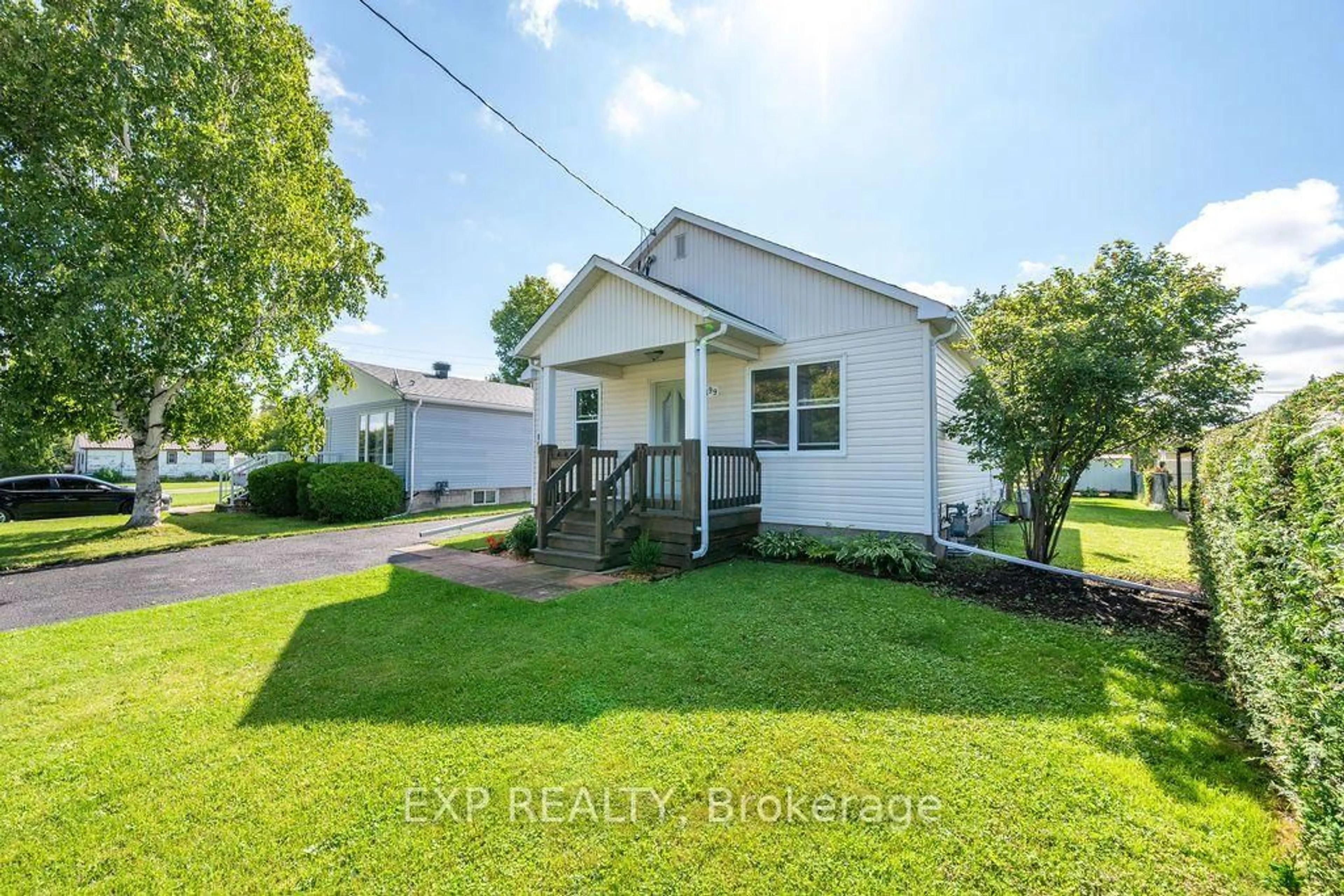 A pic from outside/outdoor area/front of a property/back of a property/a pic from drone, street for 399 Haig Ave, Renfrew Ontario K7V 3J6