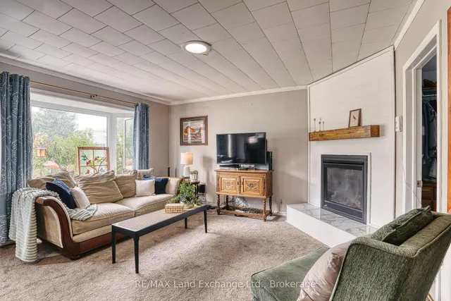 244 Clarendon St, Saugeen Shores 2