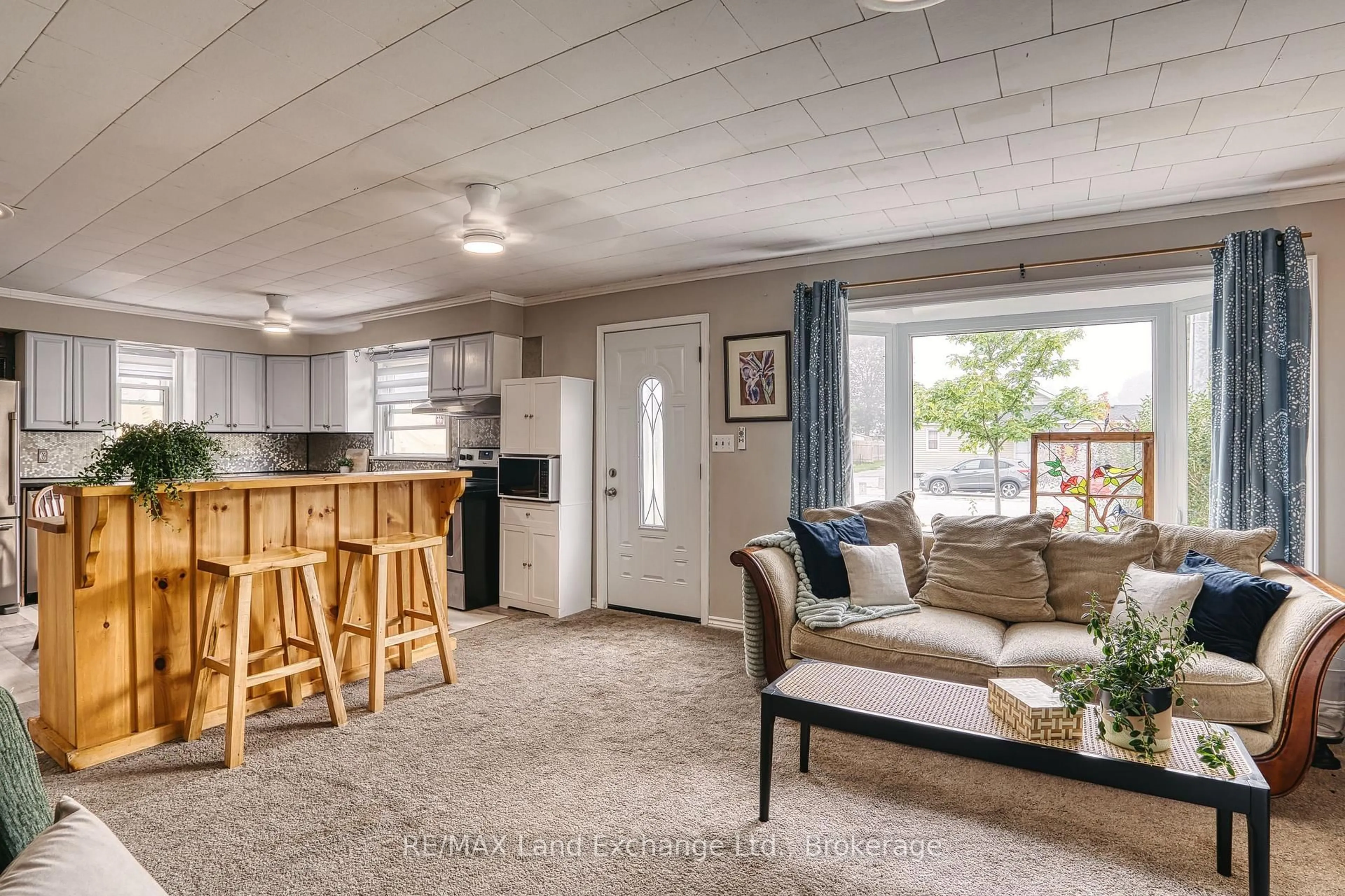Living room with furniture, unknown for 244 Clarendon St, Saugeen Shores Ontario N0H 2L0