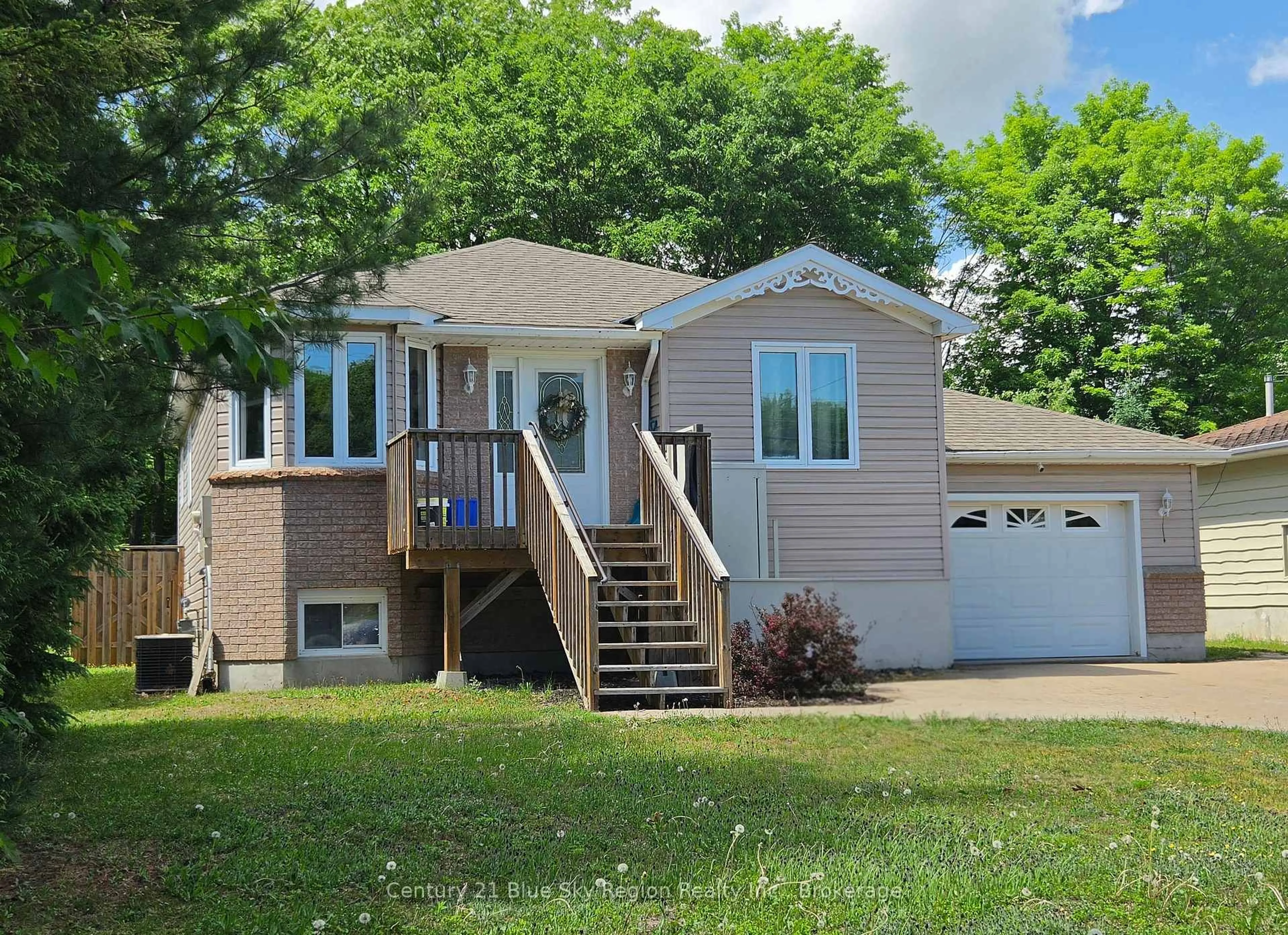 Home with vinyl exterior material, street for 1294 Airport Rd, North Bay Ontario P1B 8G2