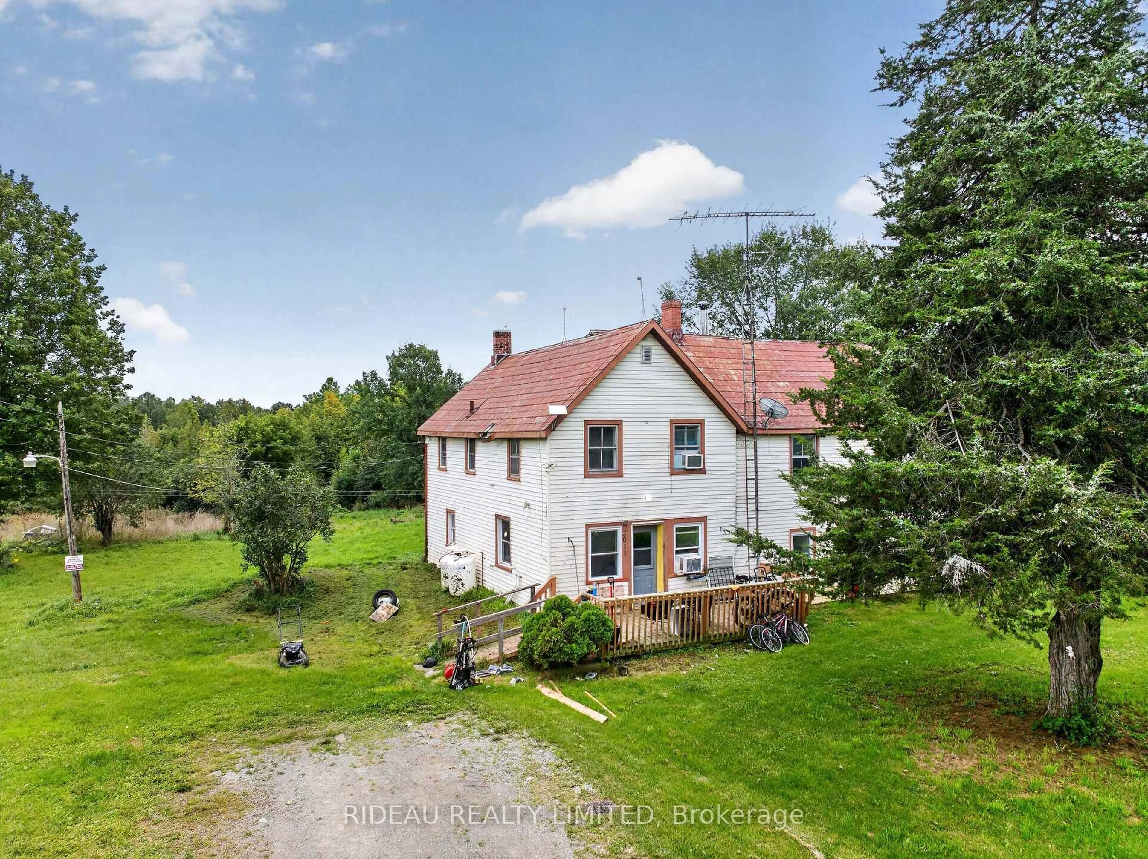 A pic from outside/outdoor area/front of a property/back of a property/a pic from drone, building for 2011 Fairview Rd, Rideau Lakes Ontario K0G 1V0
