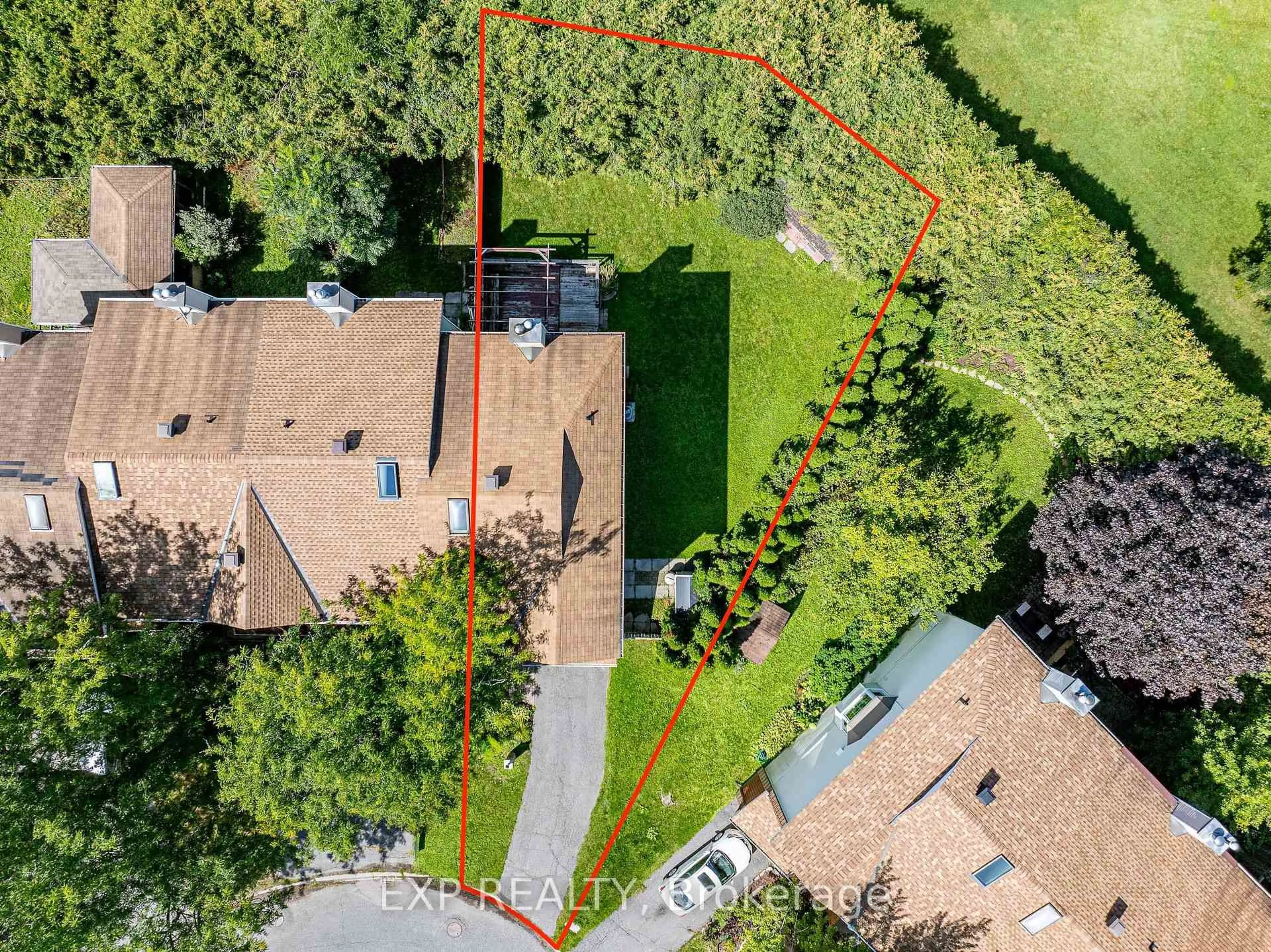 A pic from outside/outdoor area/front of a property/back of a property/a pic from drone, street for 18 Arbordale Cres, Ottawa Ontario K2G 5C6