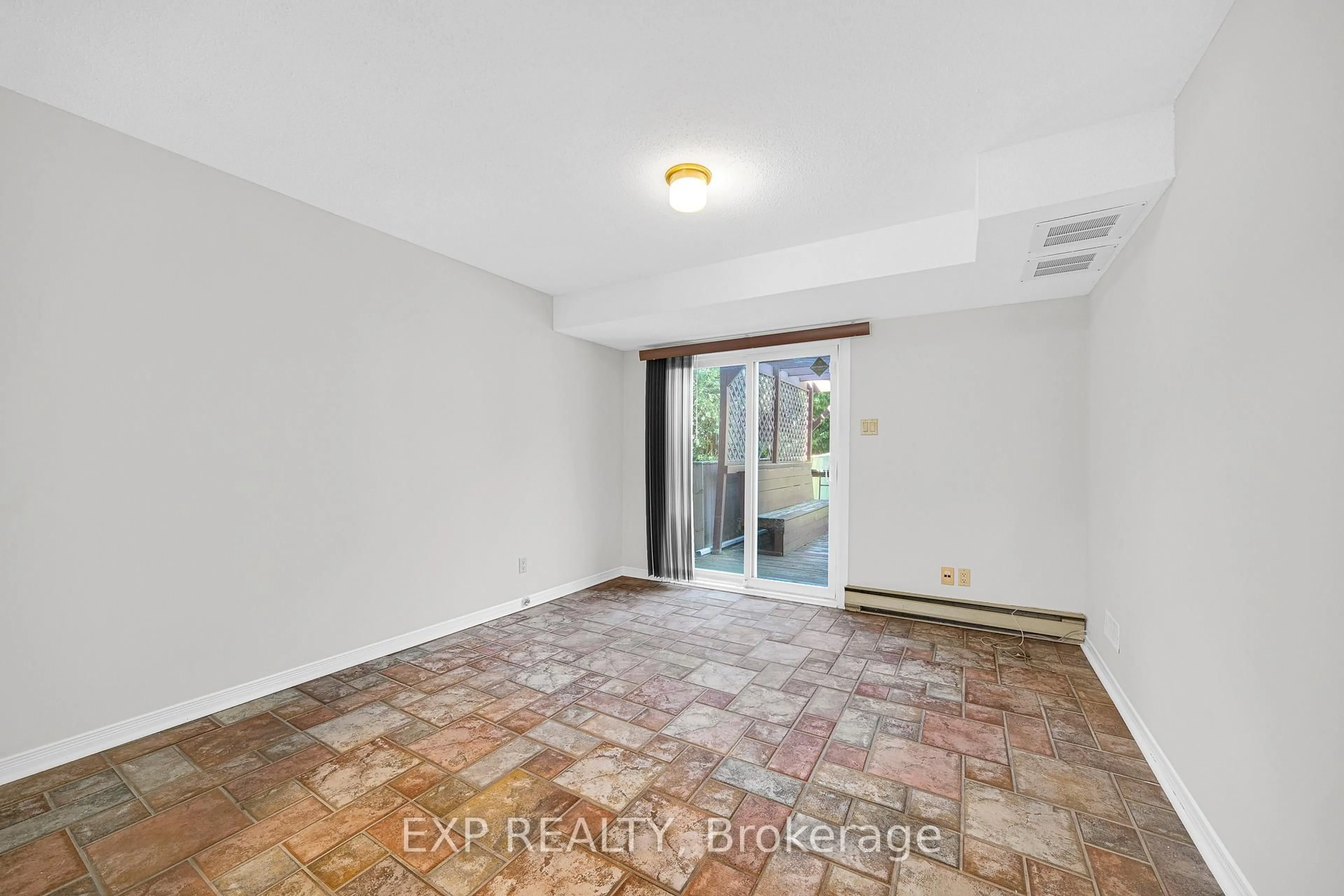 A pic of a room for 18 Arbordale Cres, Ottawa Ontario K2G 5C6