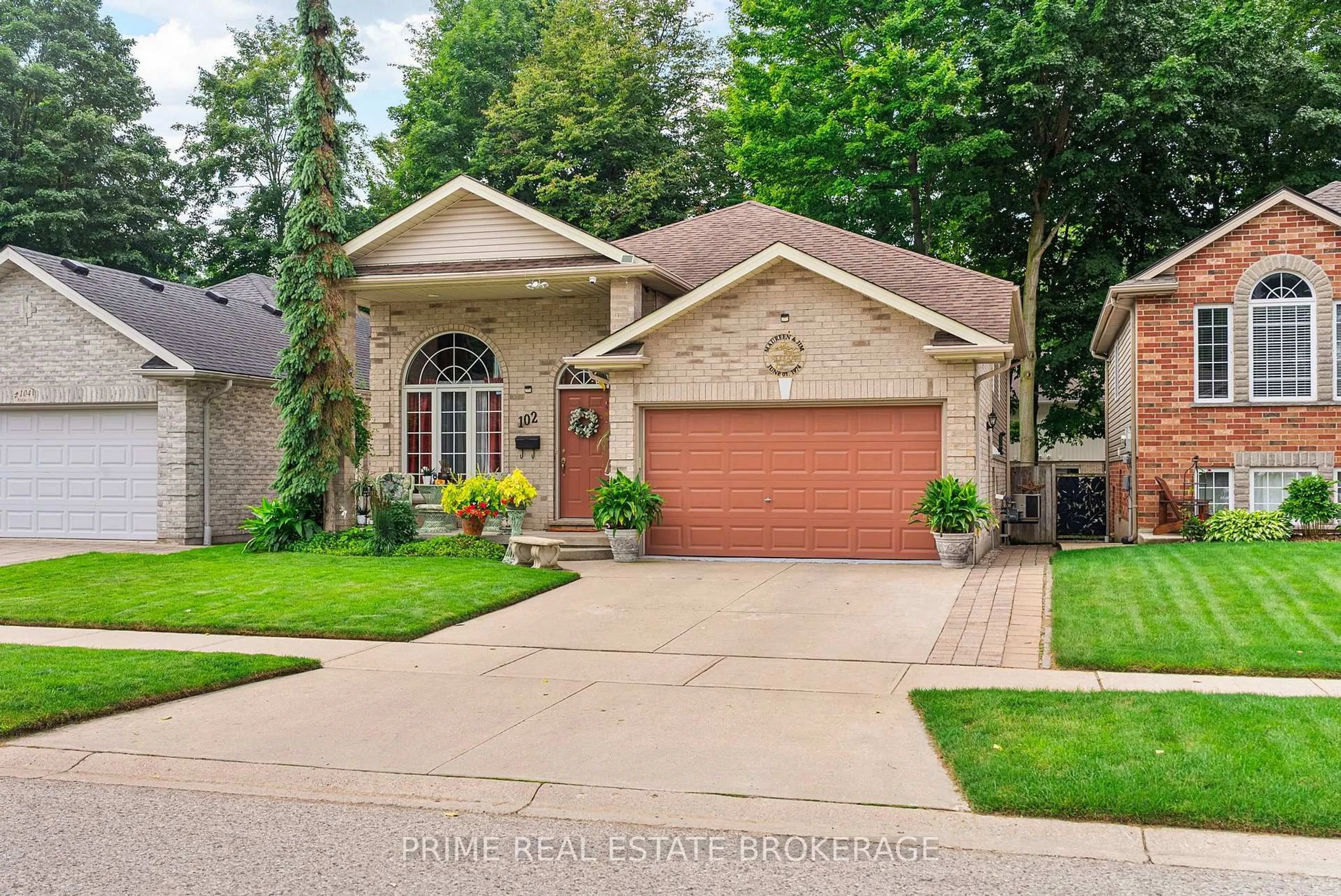 Home with brick exterior material, street for 102 Ridge St, Strathroy-Caradoc Ontario N7G 4K1