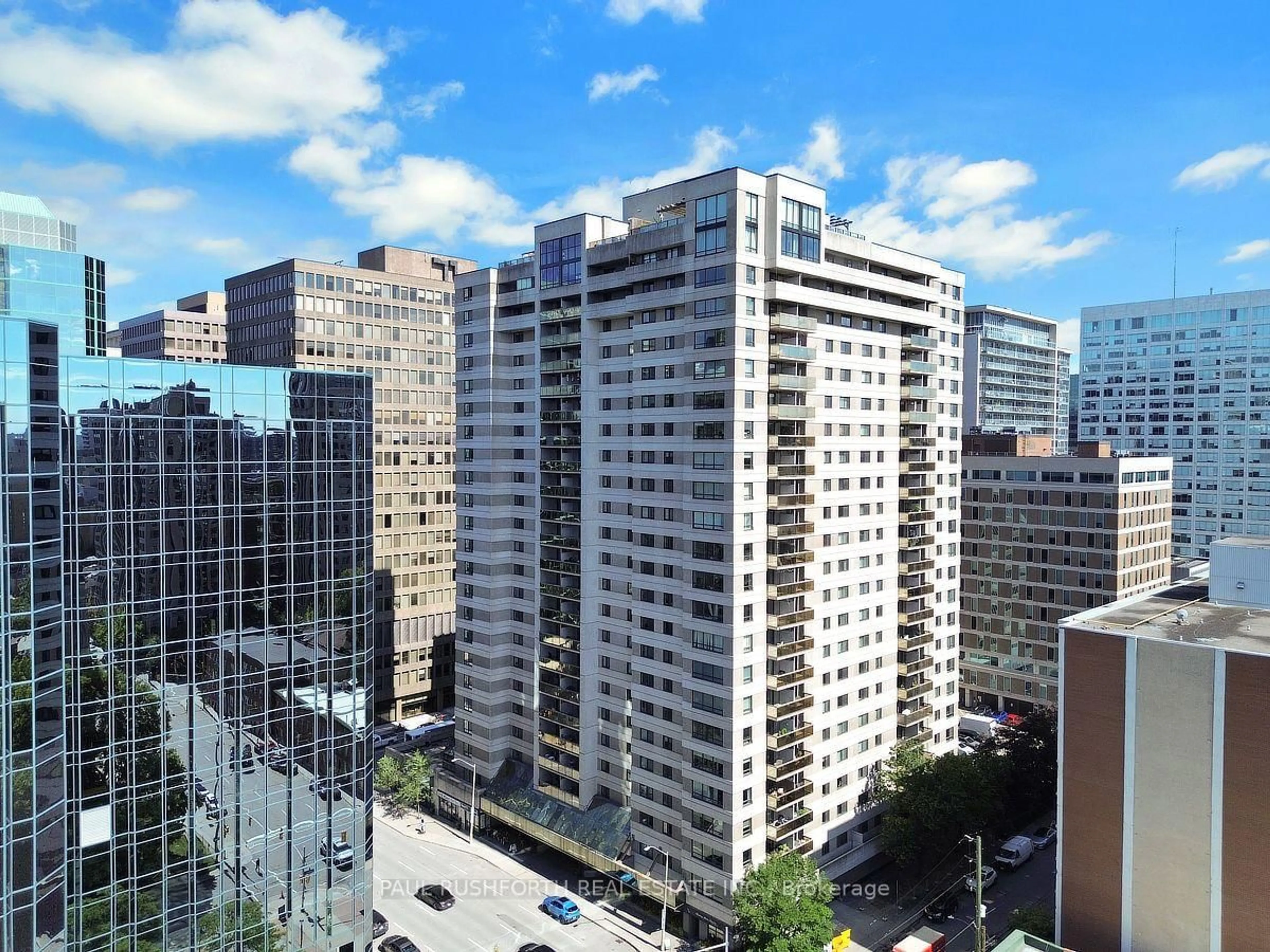 A pic from outside/outdoor area/front of a property/back of a property/a pic from drone, city buildings view from balcony for 199 Kent St #2006, Ottawa Ontario K2P 2K8