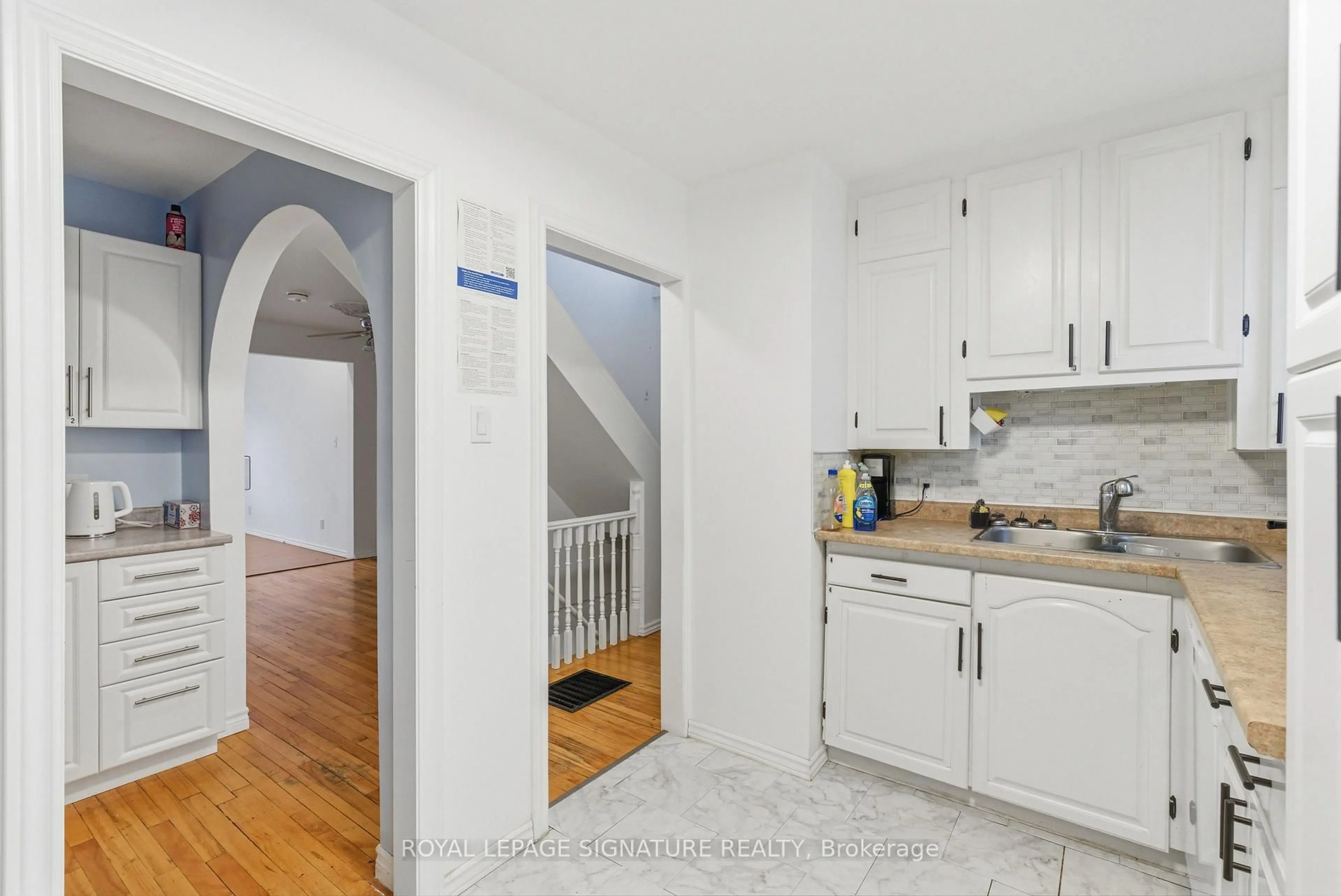 Standard kitchen, unknown for 805 Morphet Ave, Peterborough Ontario K9J 2X7