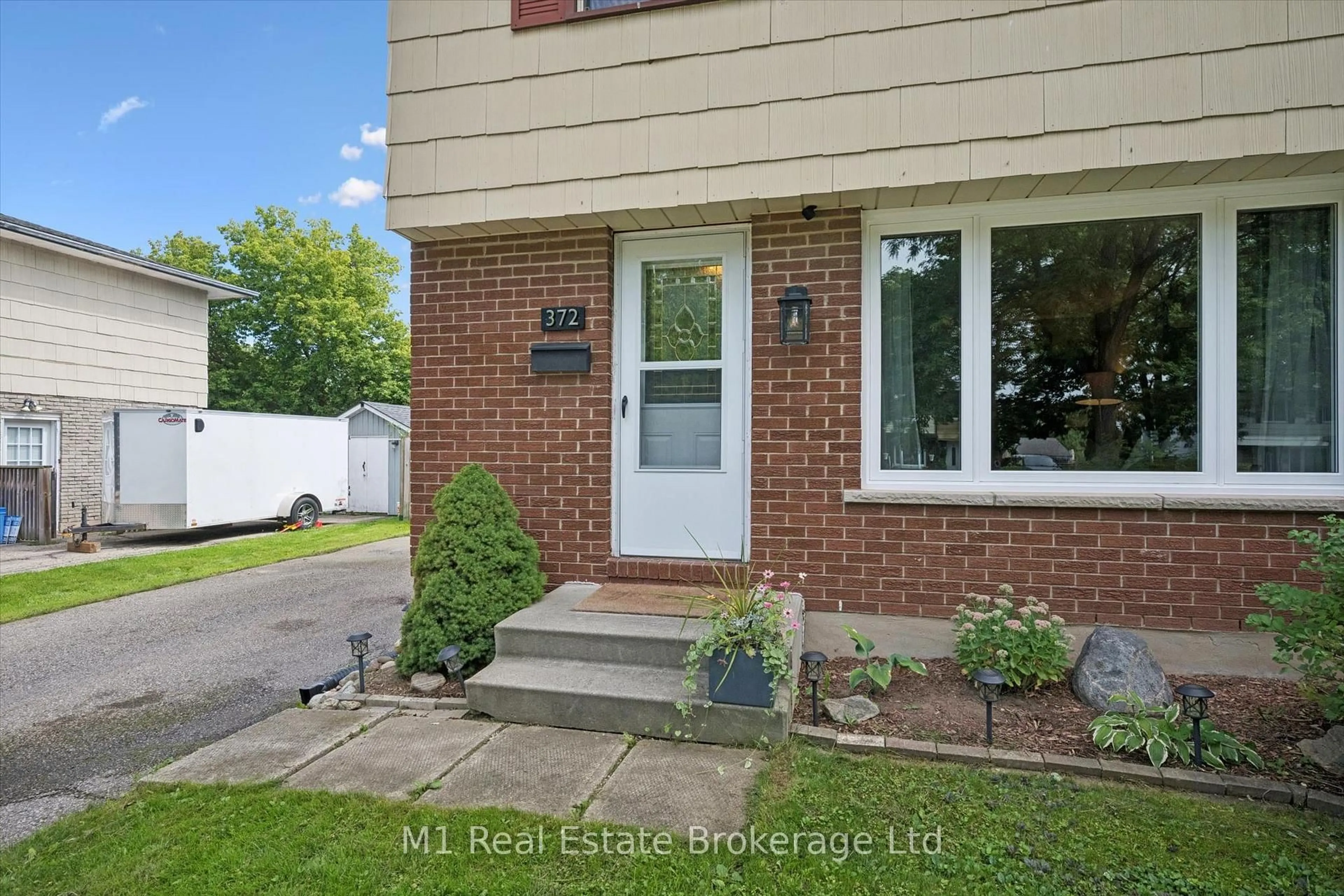 Unknown for 372 Argyll St, Centre Wellington Ontario N1M 2Y3