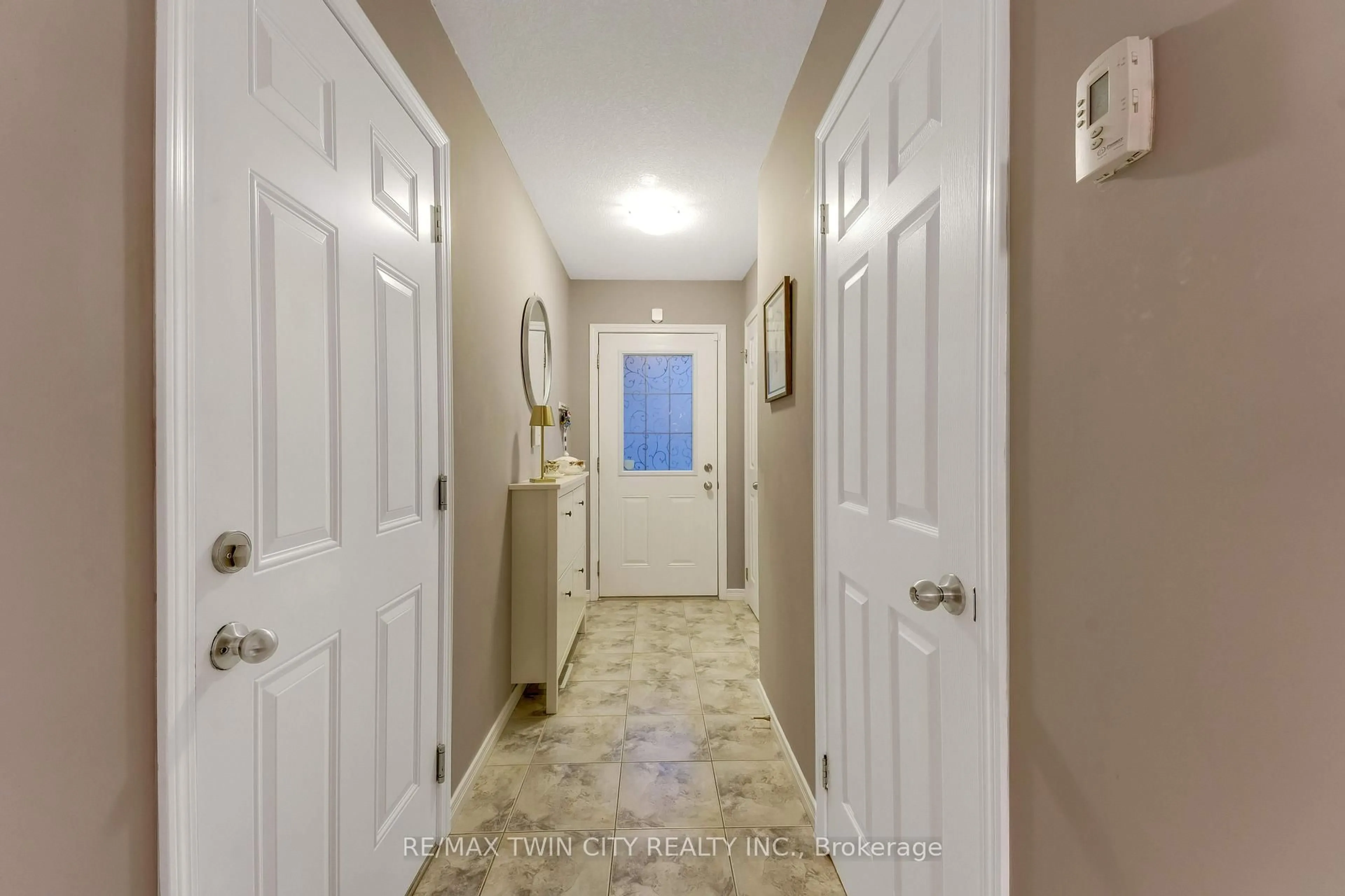 Indoor entryway for 168 Maitland St, Kitchener Ontario N2R 0C3