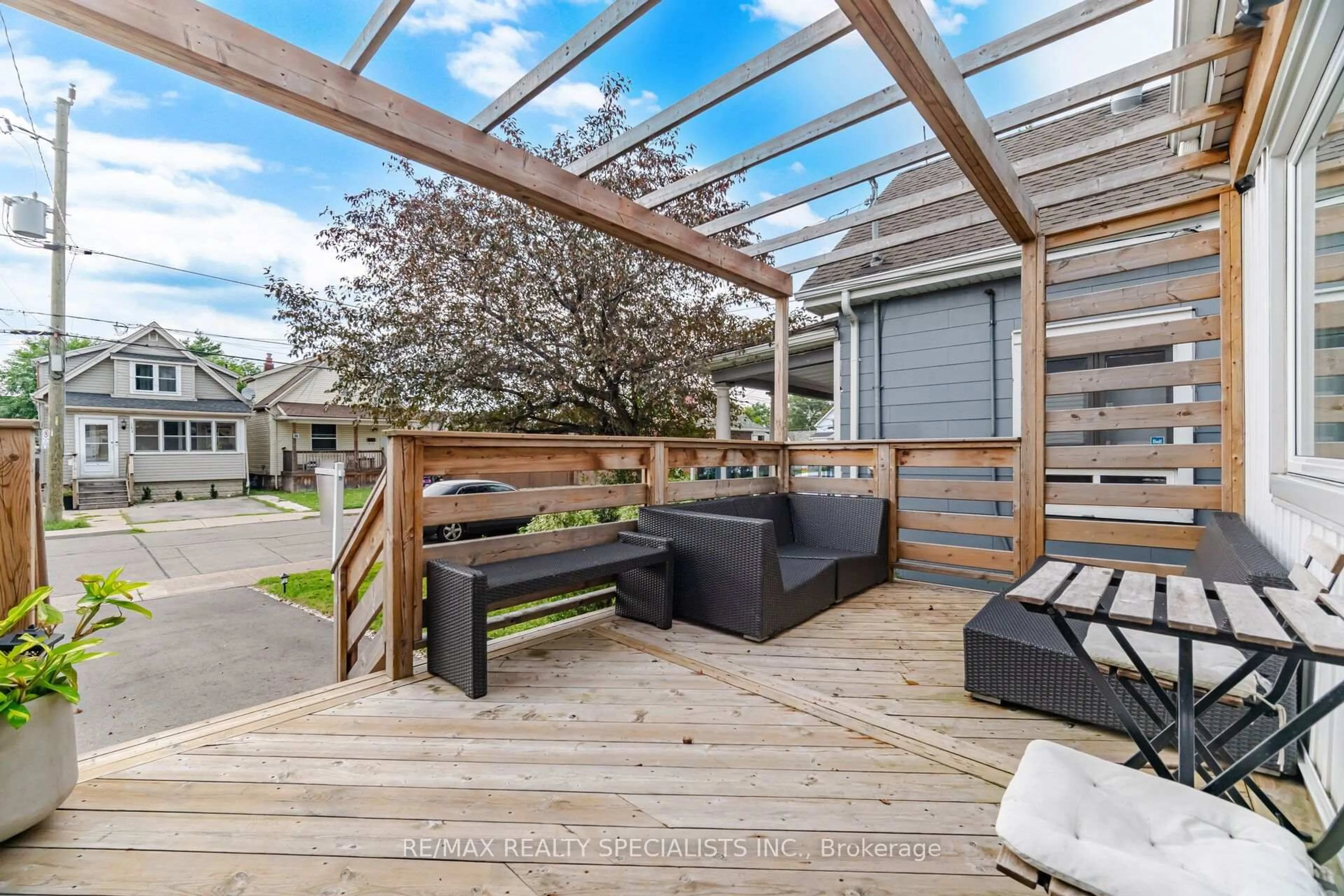 Patio, unknown for 146 Campbell Ave, Hamilton Ontario L8H 2E9