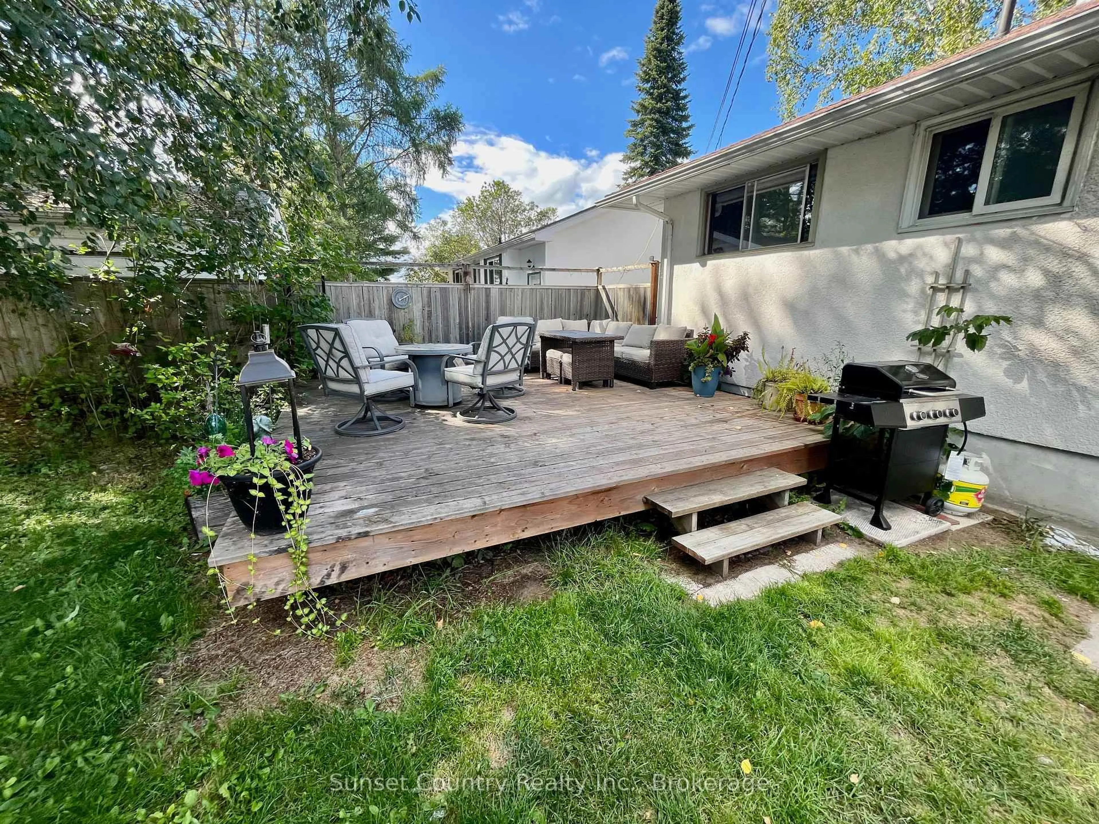 Patio, unknown for 178 Parkdale Rd, Dryden Ontario P8N 1S5