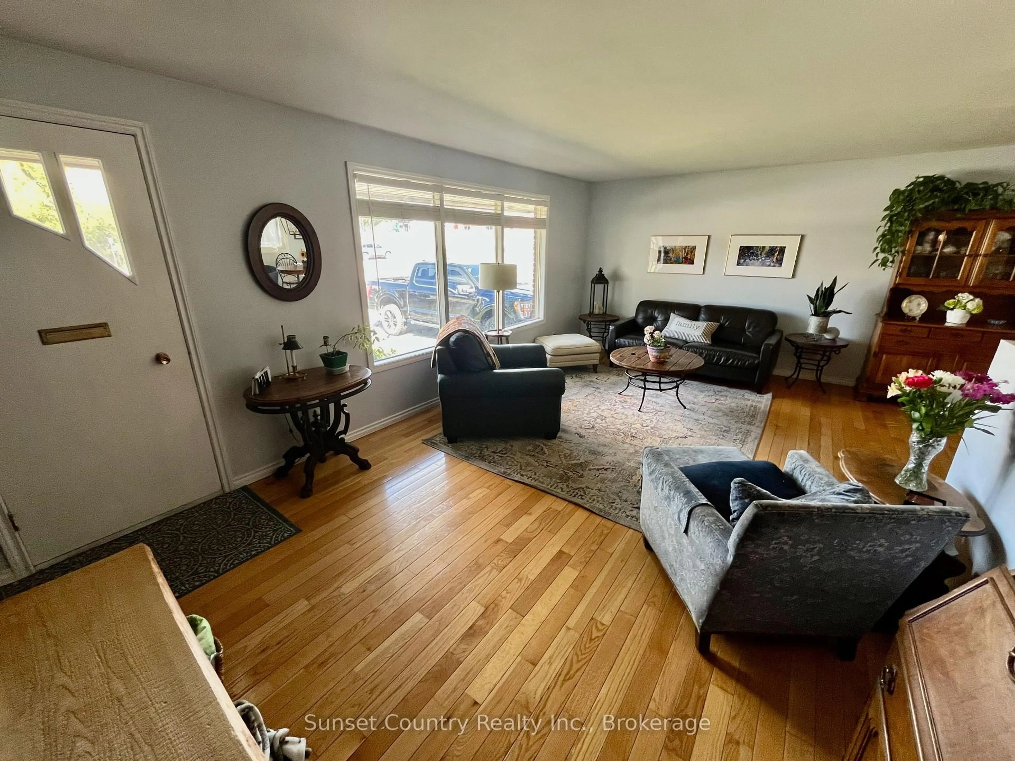 Living room with furniture, unknown for 178 Parkdale Rd, Dryden Ontario P8N 1S5