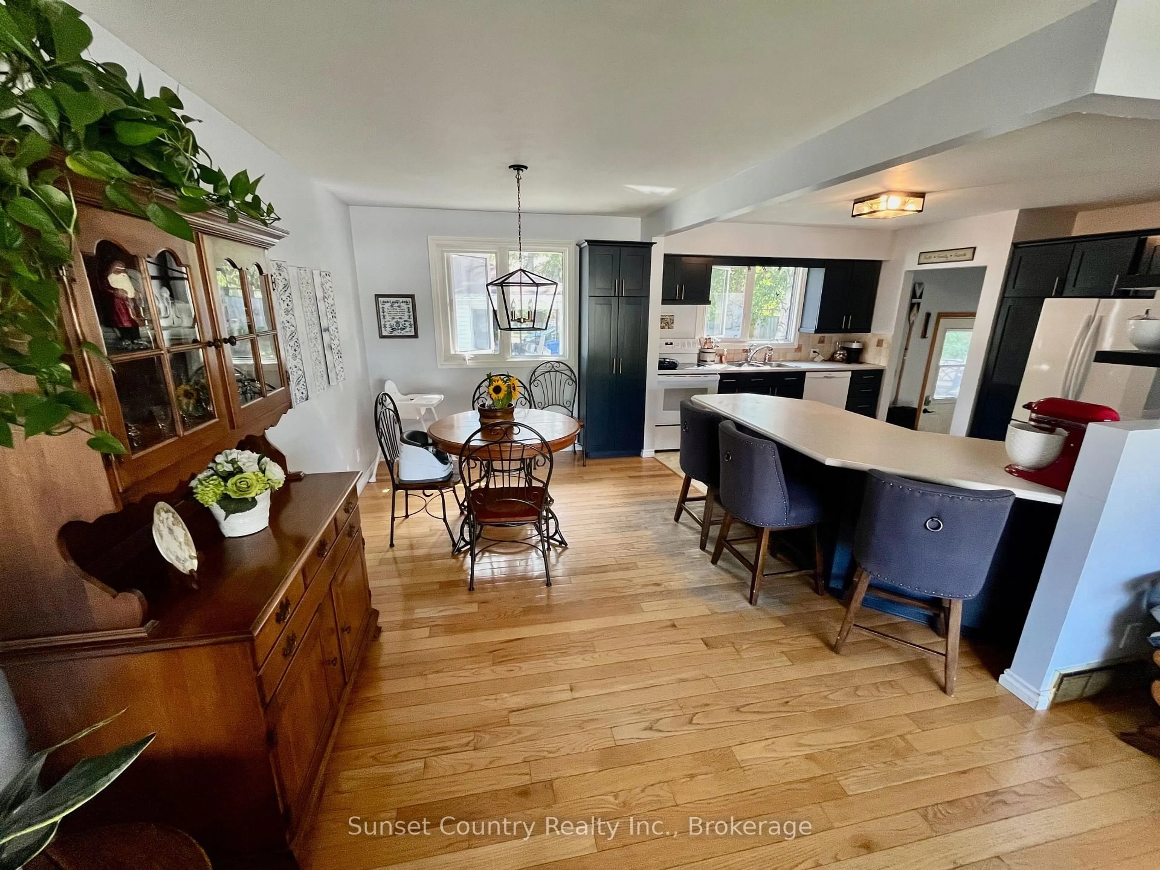 Open concept kitchen, unknown for 178 Parkdale Rd, Dryden Ontario P8N 1S5
