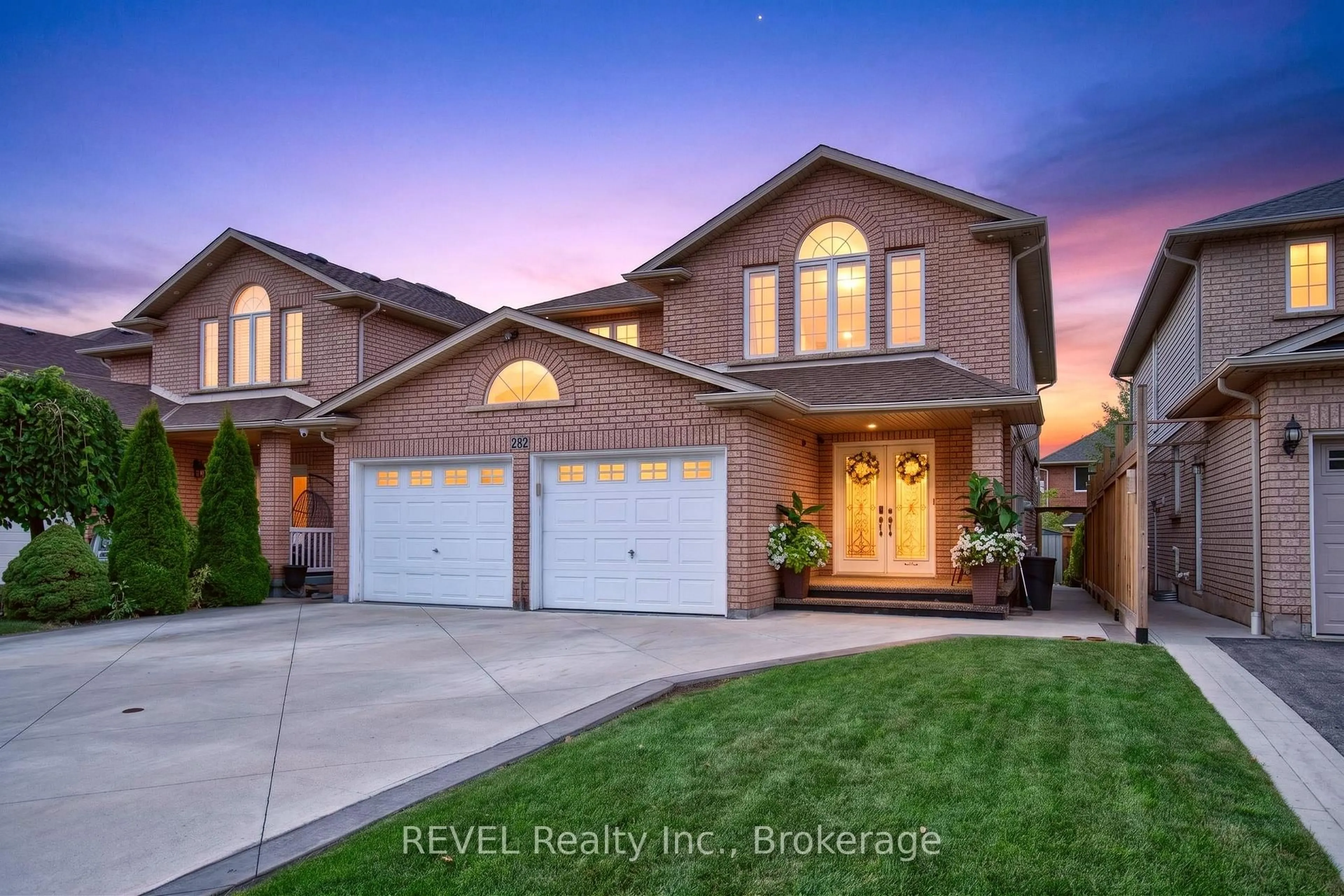 Home with brick exterior material, street for 282 Webster Rd, Hamilton Ontario L8G 5H3