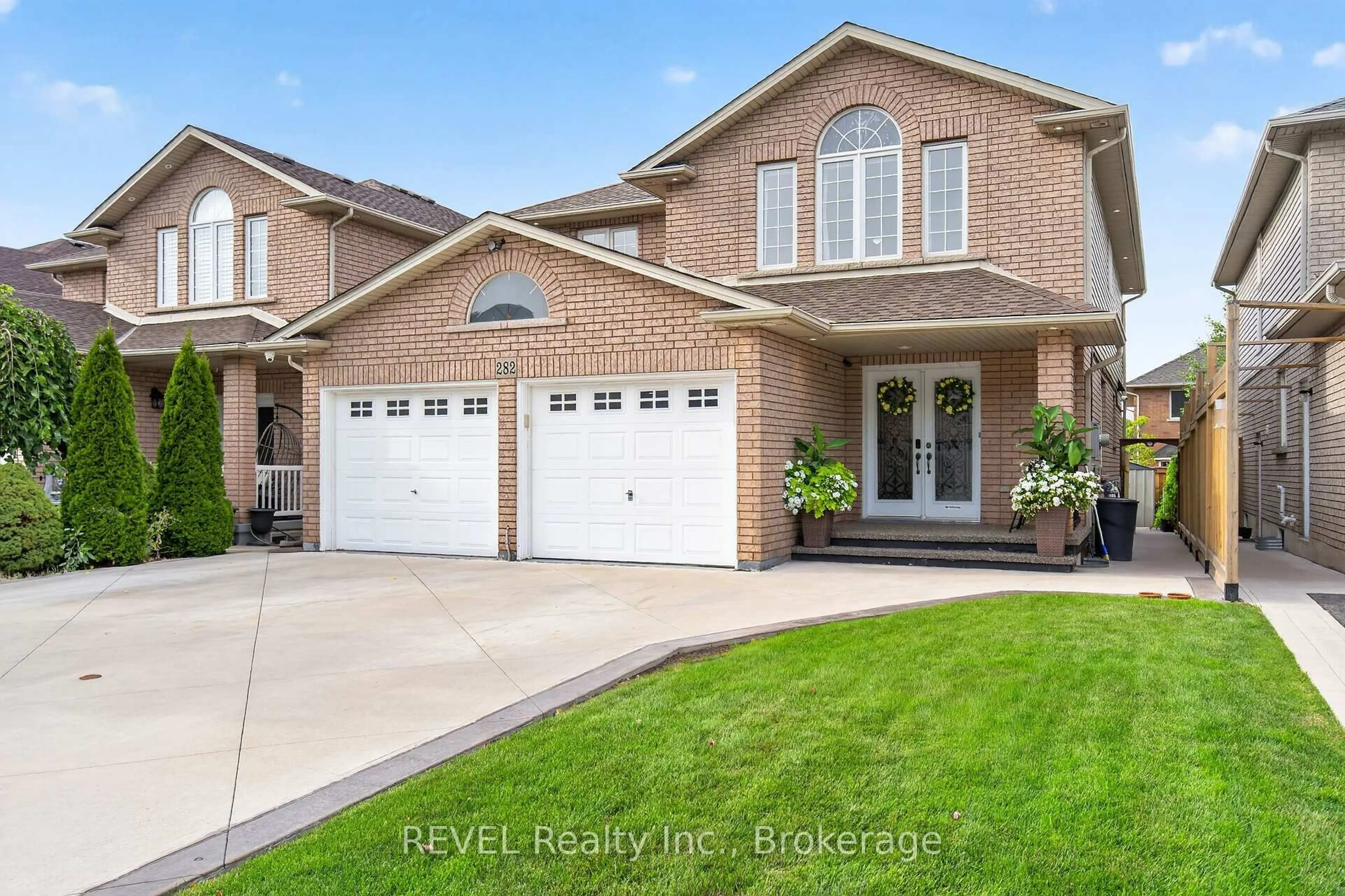 Home with brick exterior material, street for 282 Webster Rd, Hamilton Ontario L8G 5H3