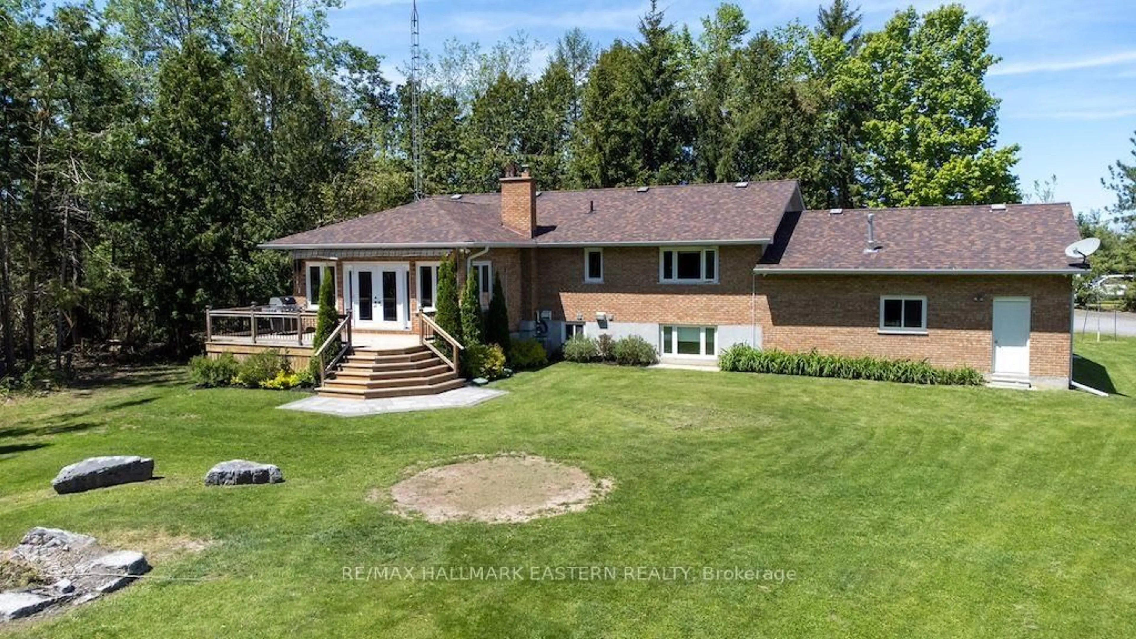 A pic from outside/outdoor area/front of a property/back of a property/a pic from drone, unknown for 615 Edenderry Line, Selwyn Ontario K0L 1T0
