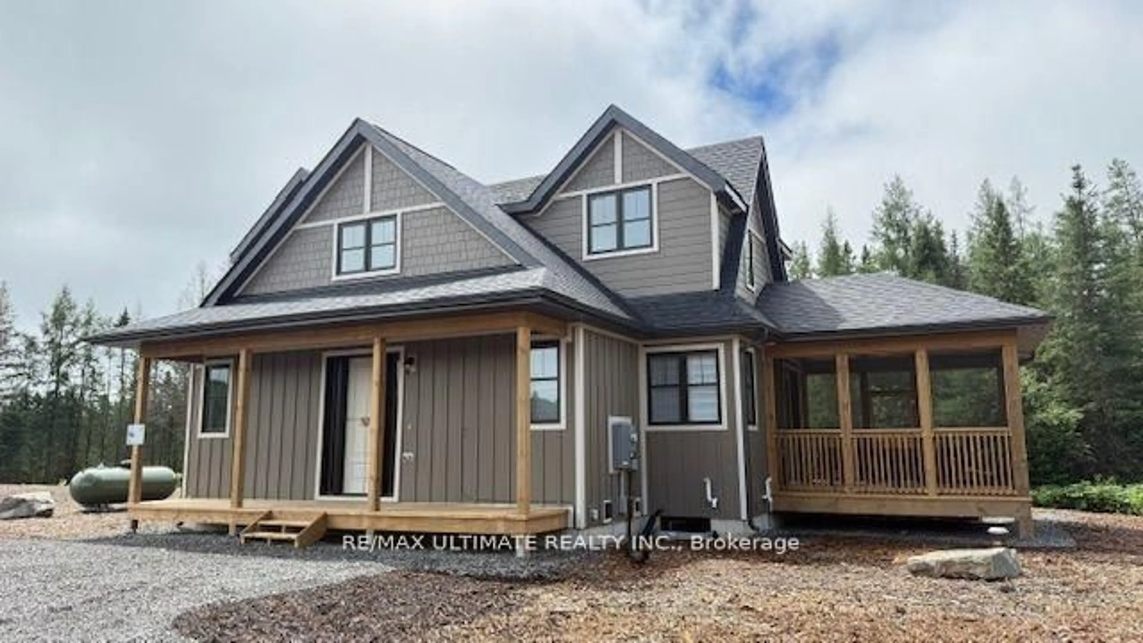 Home with vinyl exterior material, unknown for 1005 Holly Meadow Crt, Lake of Bays Ontario P1H 0K1