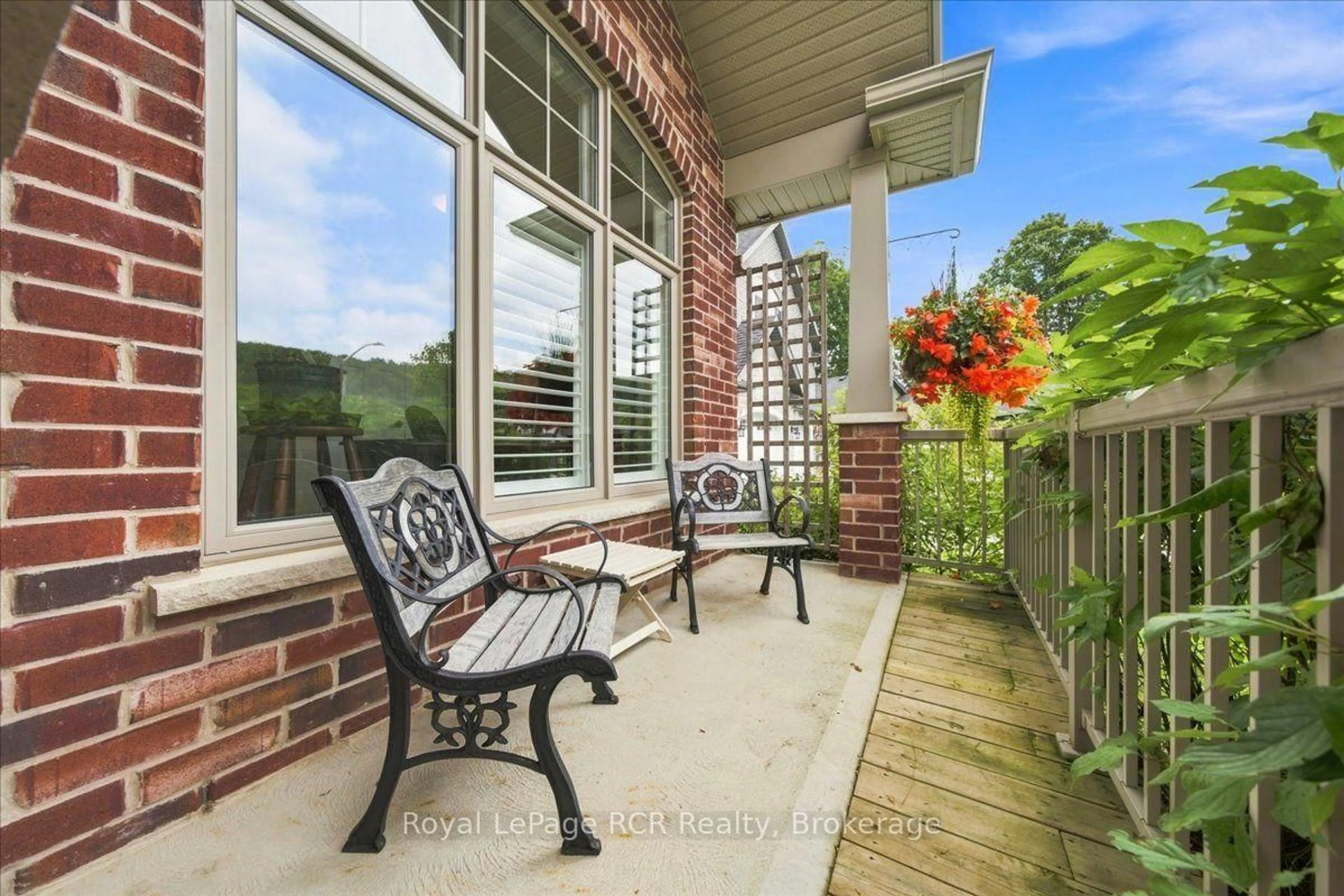 Patio, water/lake/river/ocean view for 323 5th Ave, Owen Sound Ontario N4K 0E4