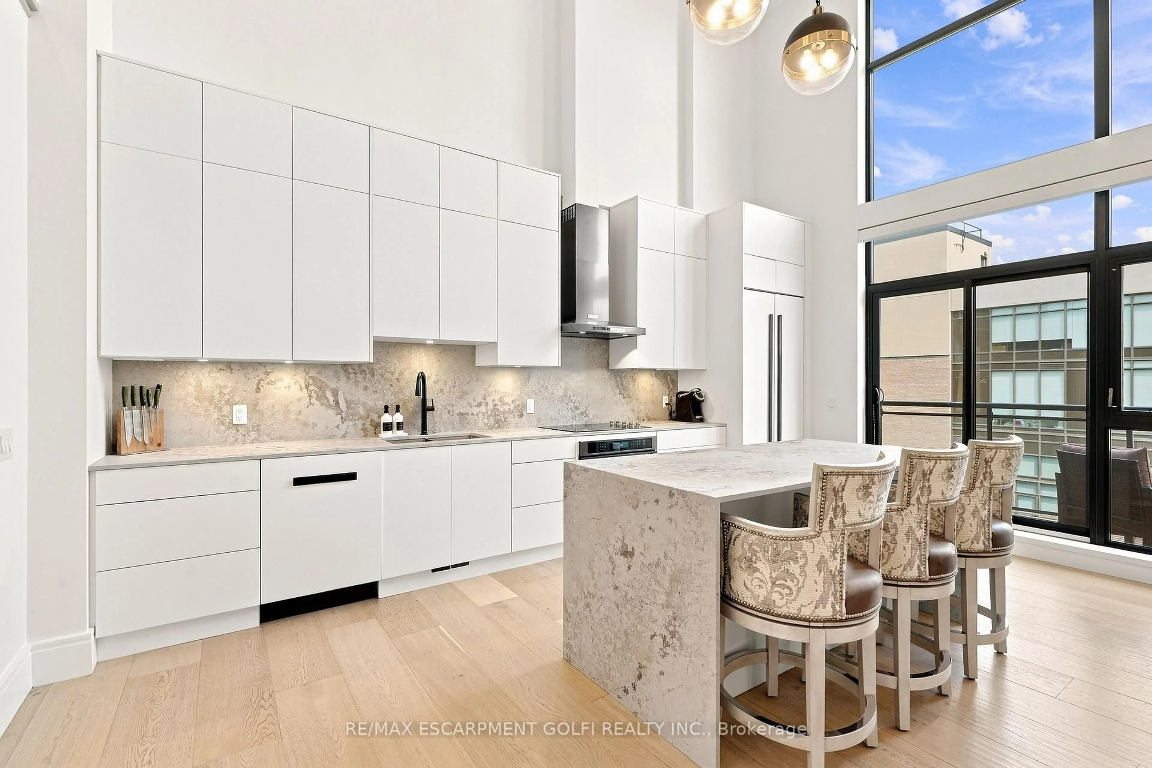 Contemporary kitchen, ceramic/tile floor for 112 King St #PH5, Hamilton Ontario L8N 0A9