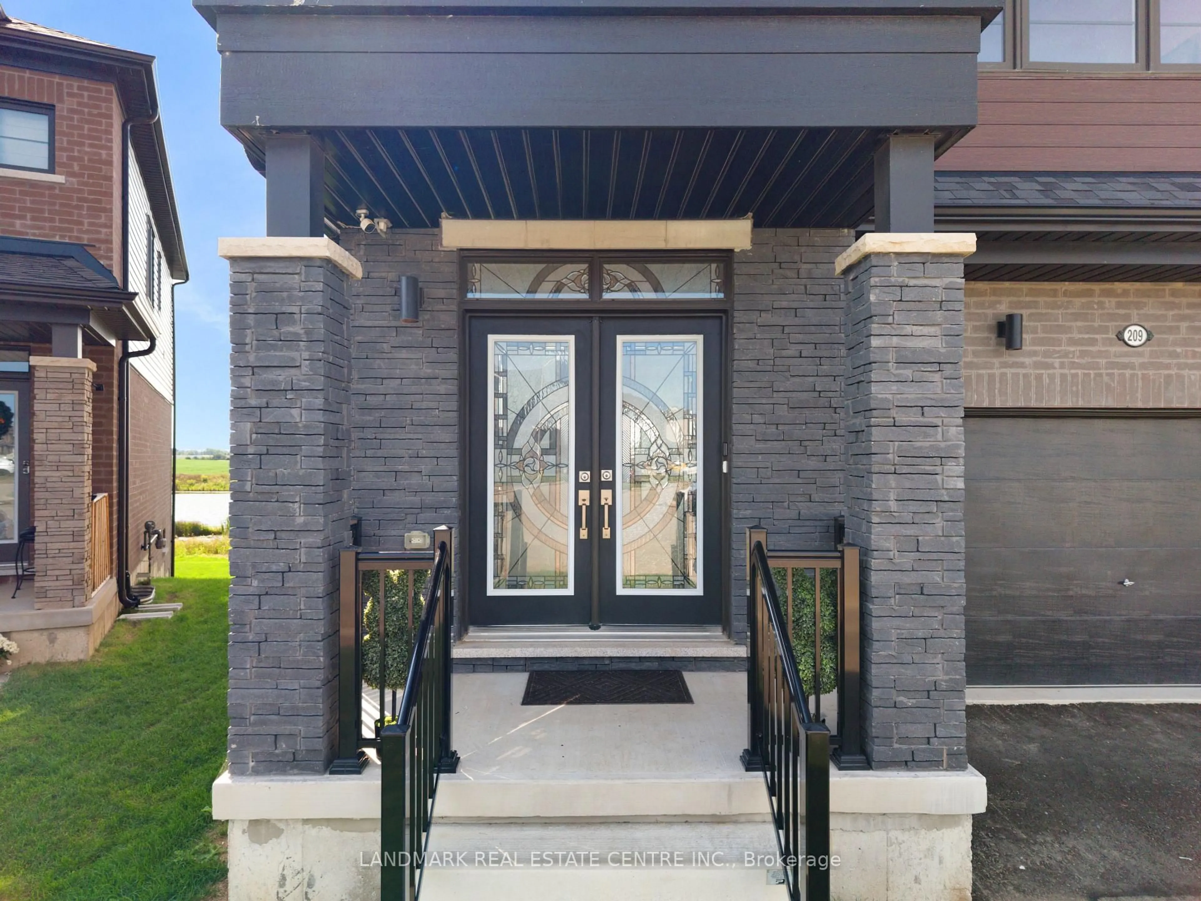 Unknown for 209 Velvet Way, Thorold Ontario L2V 0P1
