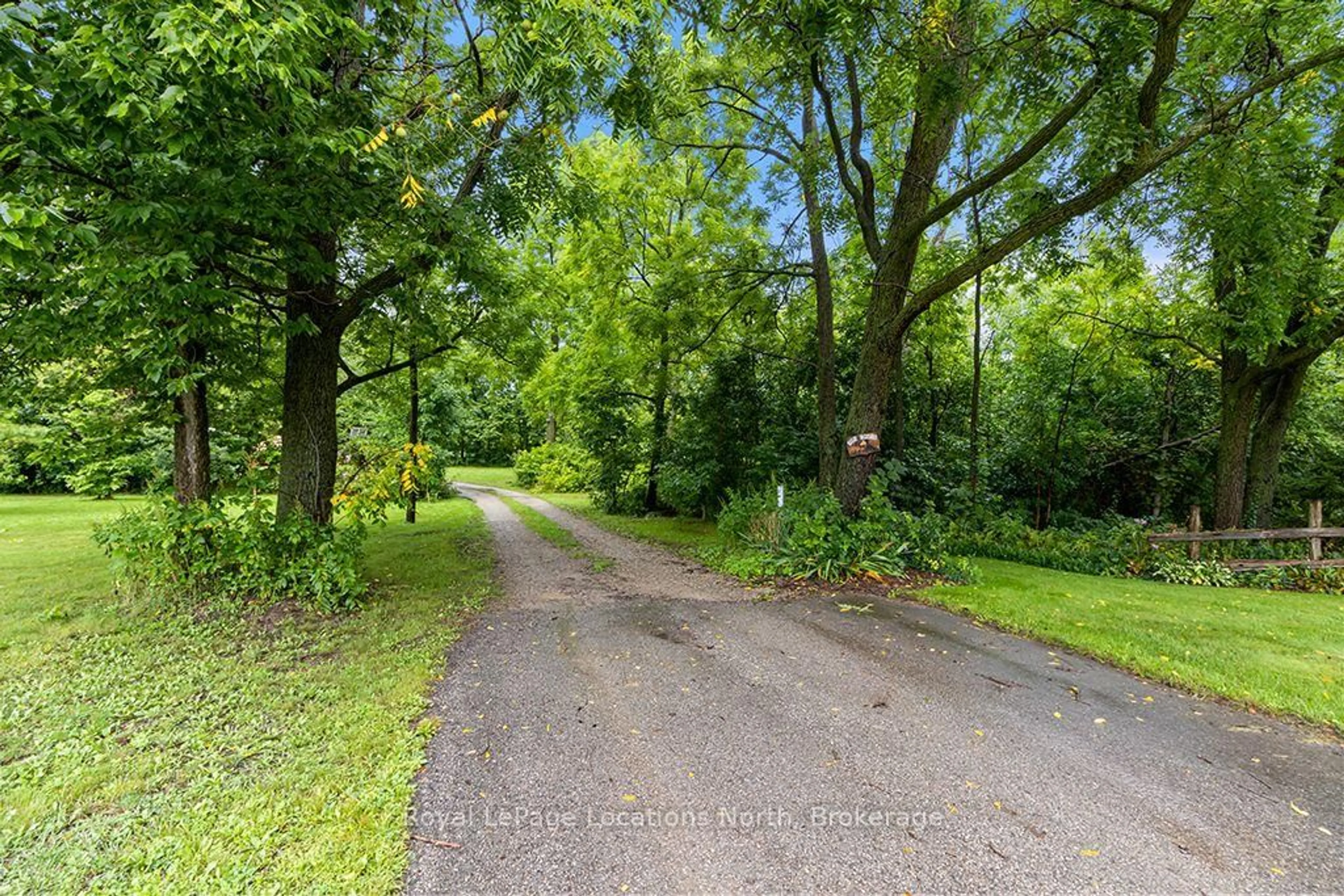 Unknown for 105 Craig St, North Middlesex Ontario N0M 1A0