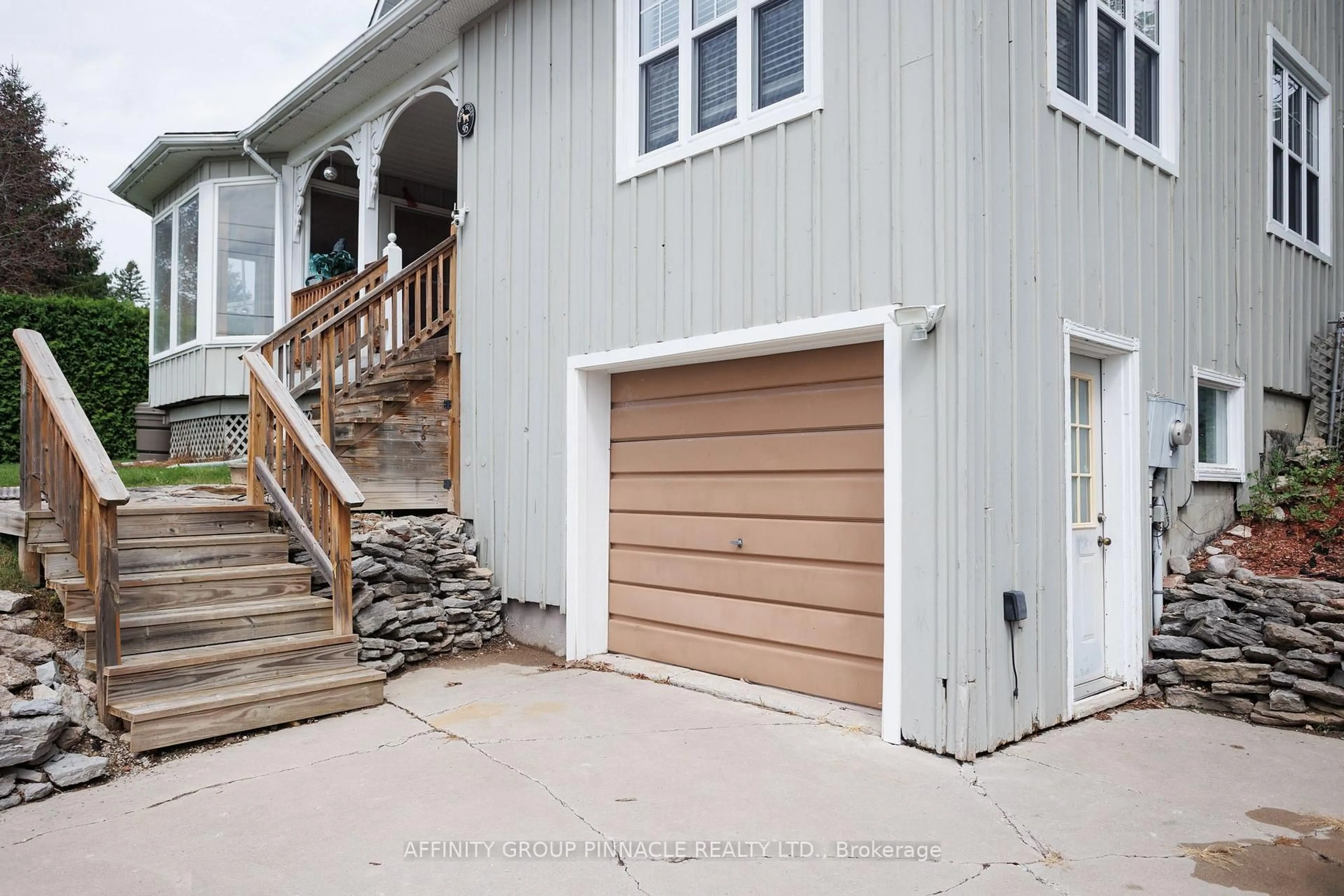 Unknown for 95 Bond St, Kawartha Lakes Ontario K0M 1N0