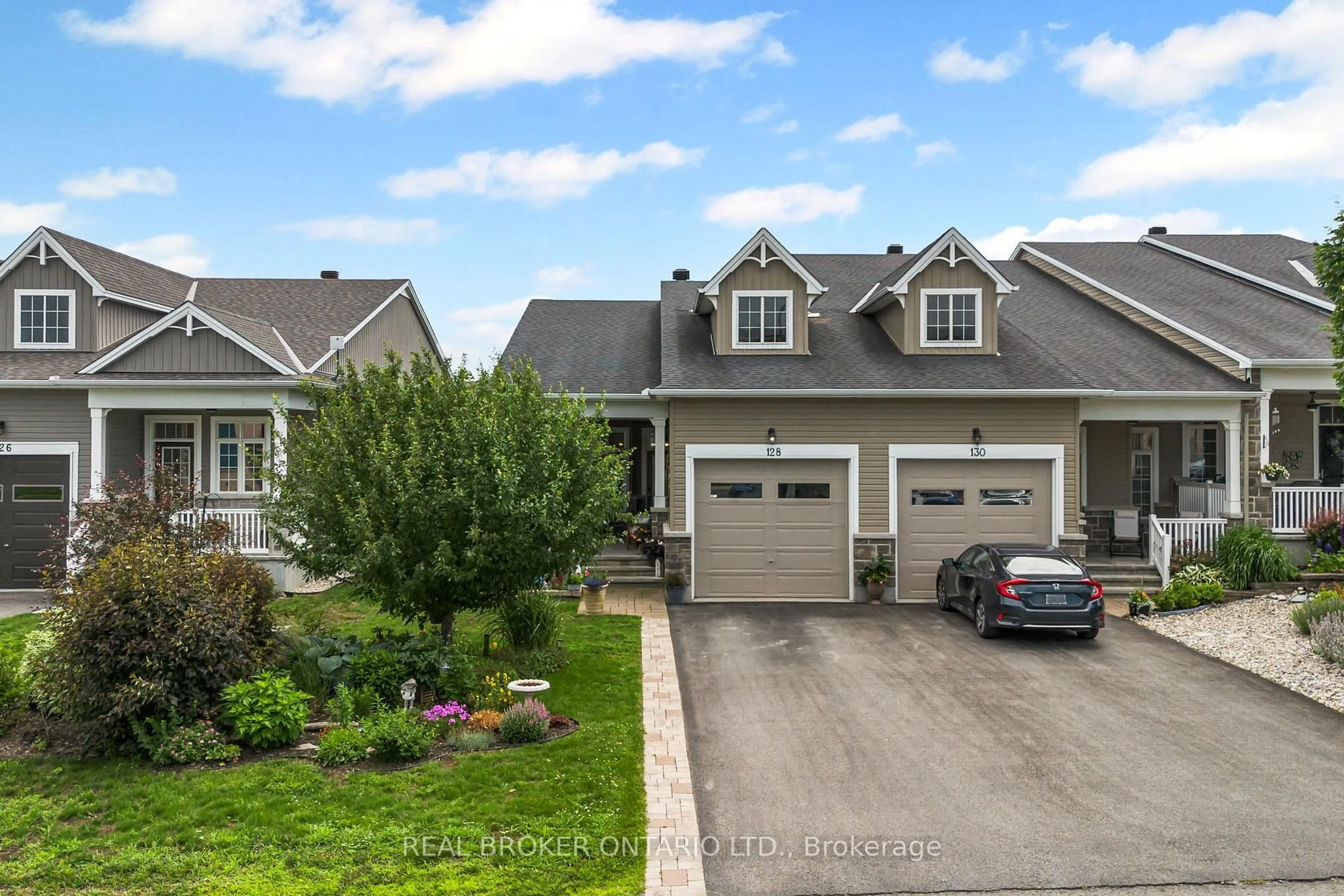 A pic from outside/outdoor area/front of a property/back of a property/a pic from drone, street for 128 George St, North Grenville Ontario K0G 1J0
