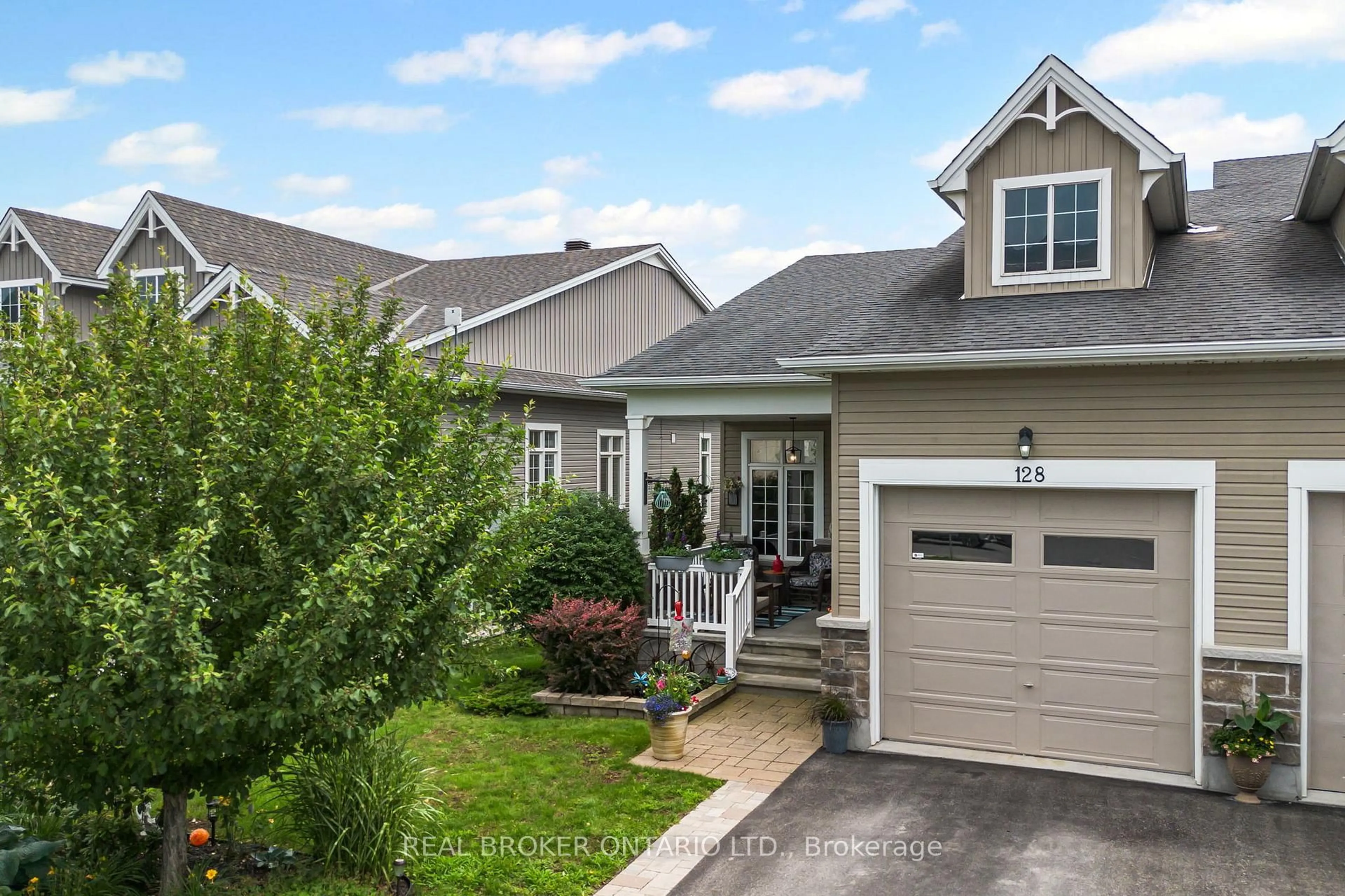 Home with vinyl exterior material, street for 128 George St, North Grenville Ontario K0G 1J0
