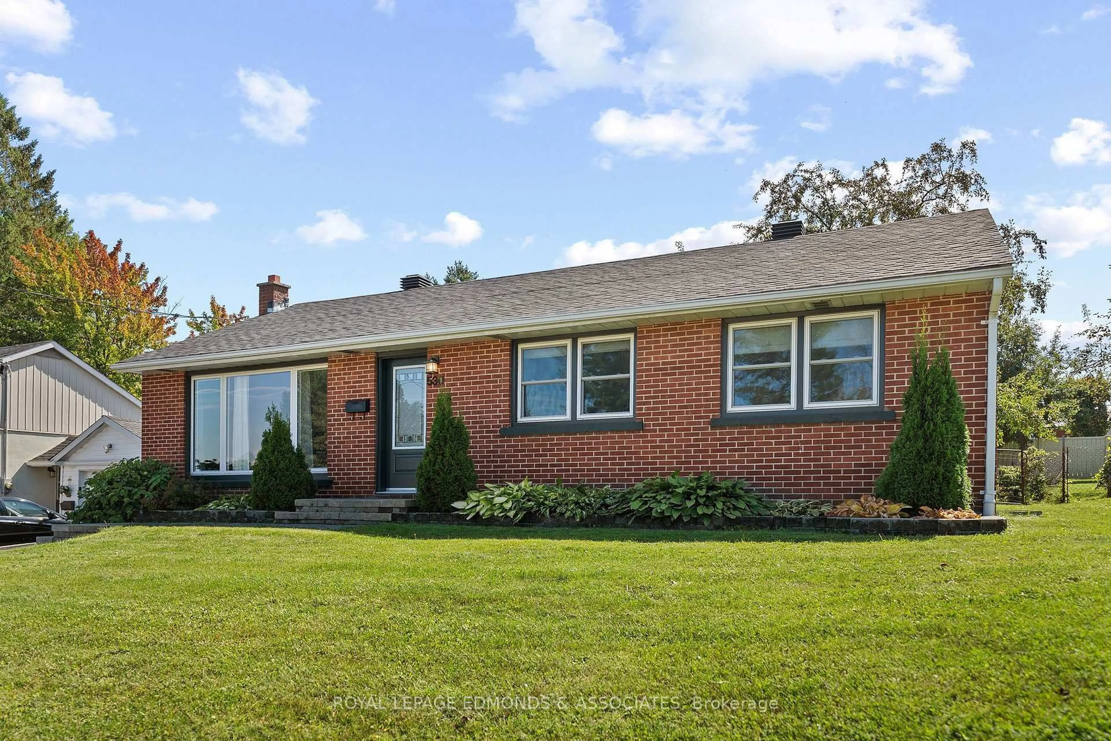 Home with brick exterior material, street for 530 Alfred St, Pembroke Ontario K8A 3B7