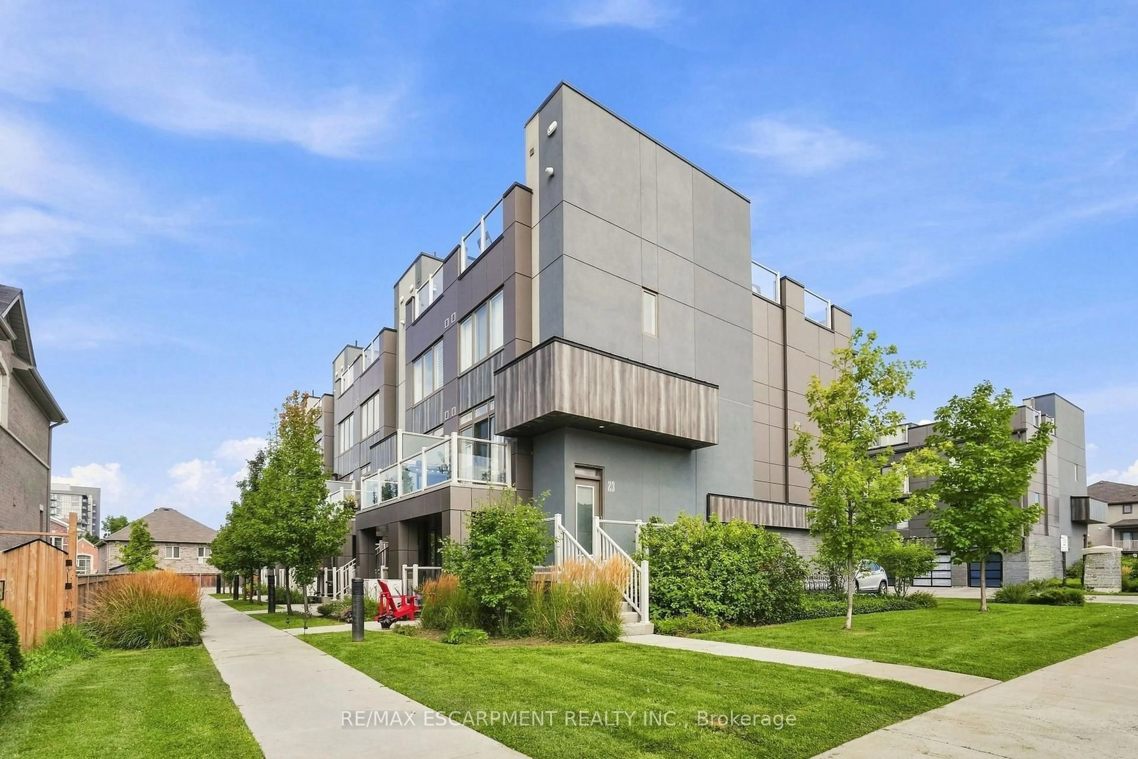 Unknown for 261 Skinner Rd #18, Hamilton Ontario L8B 1W6