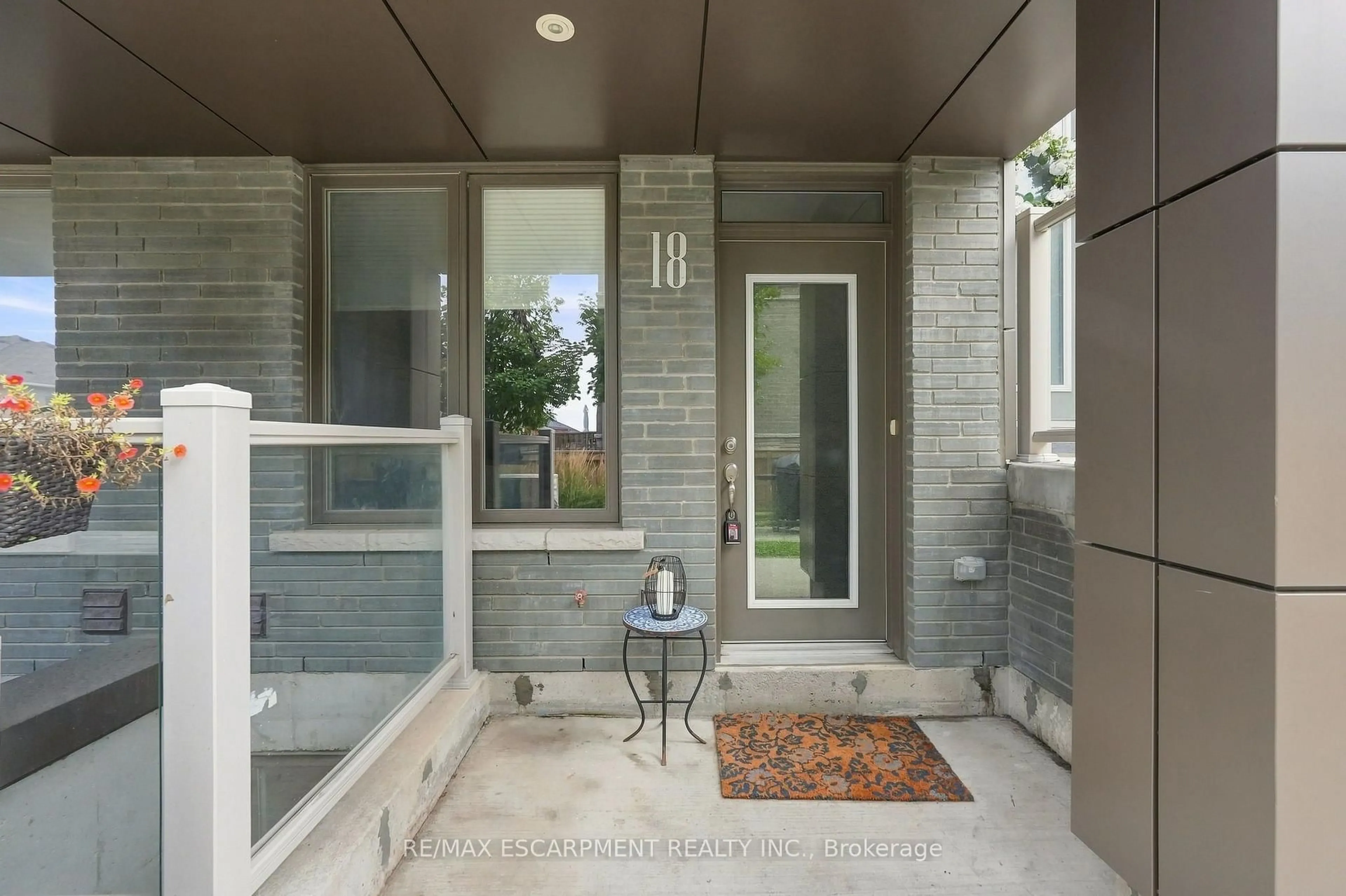 Unknown for 261 Skinner Rd #18, Hamilton Ontario L8B 1W6