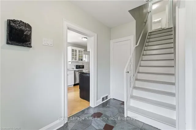 1537 Gregory Rd, St. Catharines 3