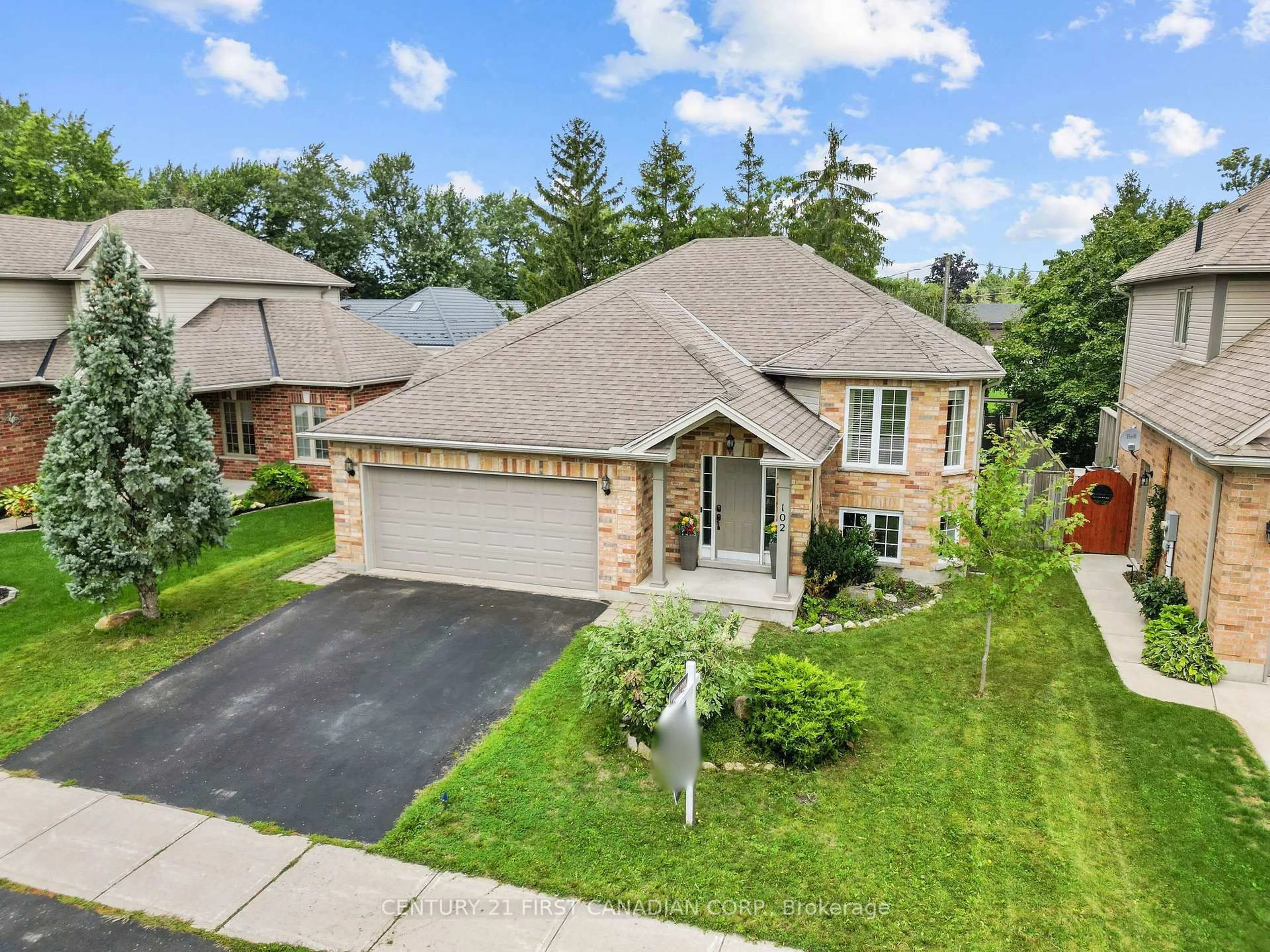 A pic from outside/outdoor area/front of a property/back of a property/a pic from drone, street for 102 Watson St, Lucan Biddulph Ontario N0M 2J0