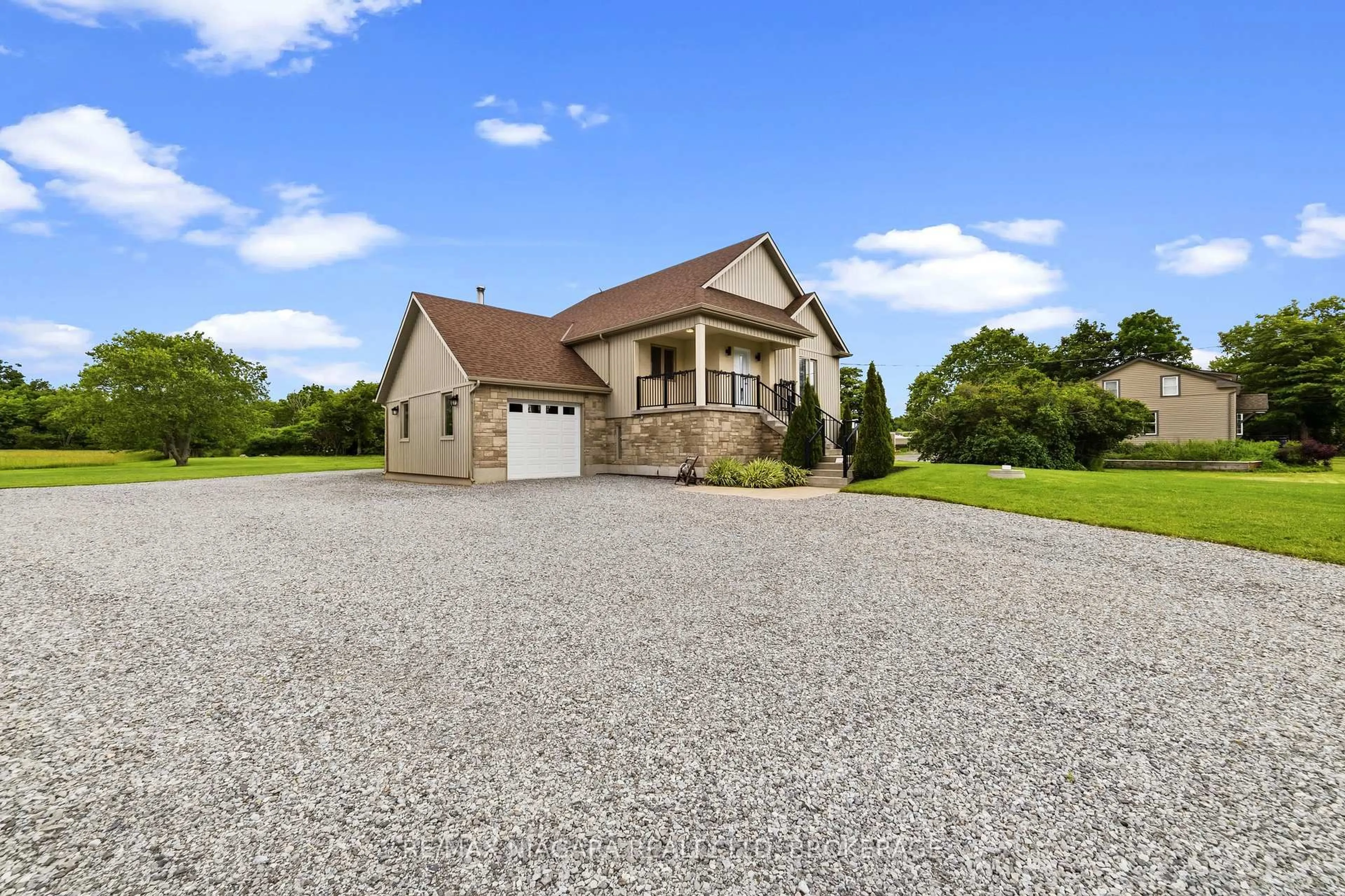 A pic from outside/outdoor area/front of a property/back of a property/a pic from drone, unknown for 2876 3 Highway, Port Colborne Ontario L3K 5V3