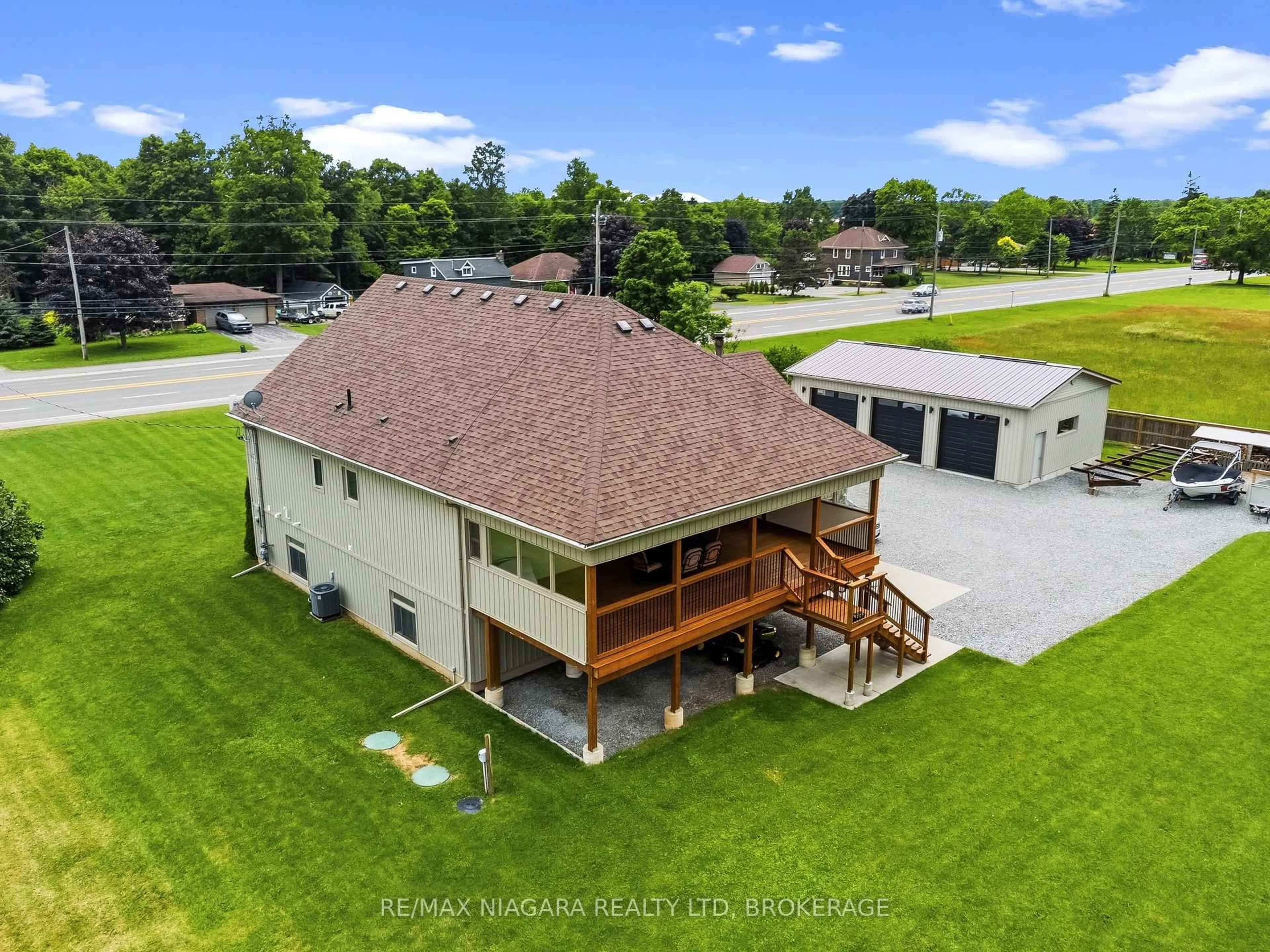 A pic from outside/outdoor area/front of a property/back of a property/a pic from drone, building for 2876 3 Highway, Port Colborne Ontario L3K 5V3