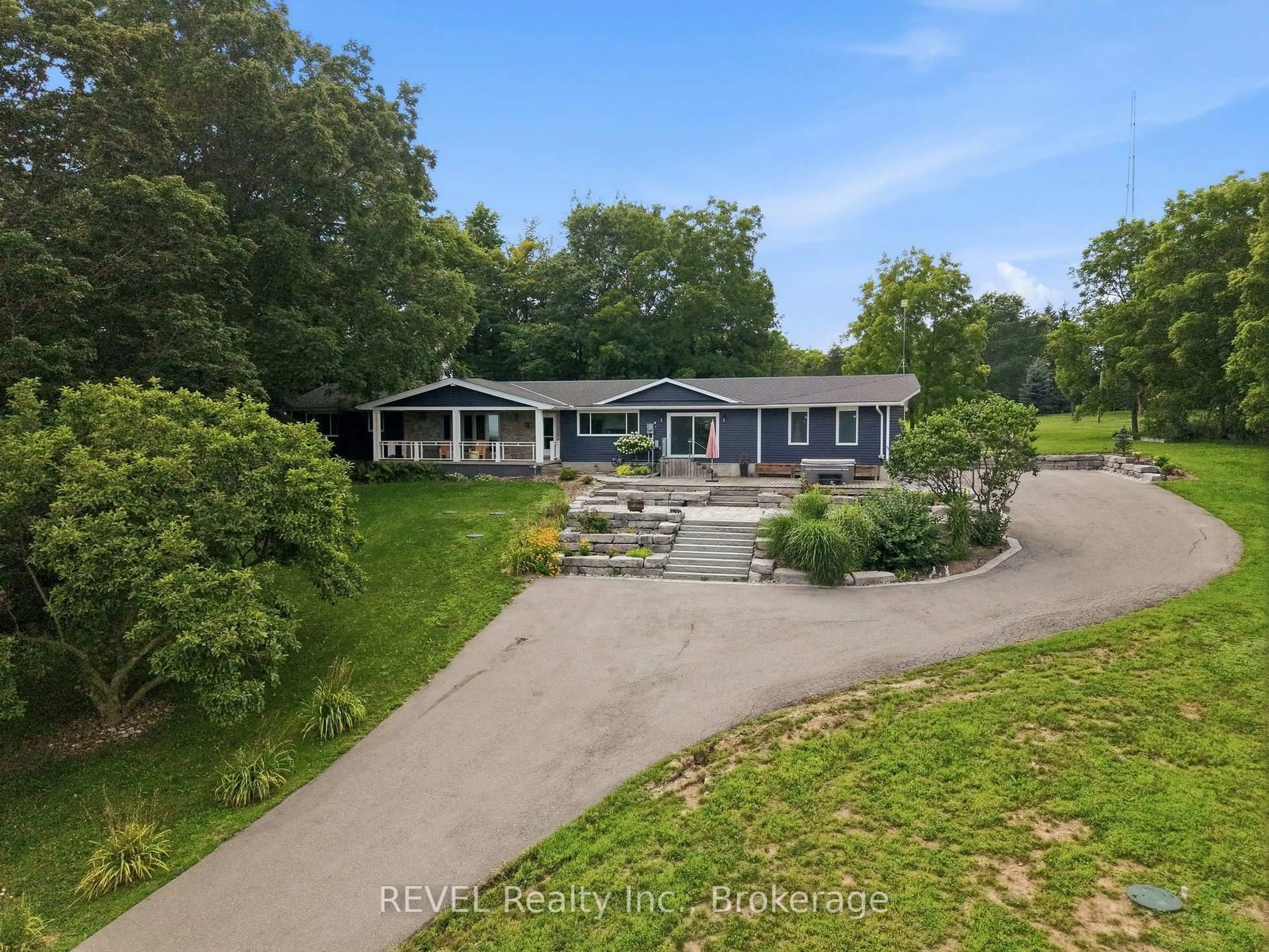 A pic from outside/outdoor area/front of a property/back of a property/a pic from drone, water/lake/river/ocean view for 4030 MOUNTAINVIEW Rd, Lincoln Ontario L3J 2C8