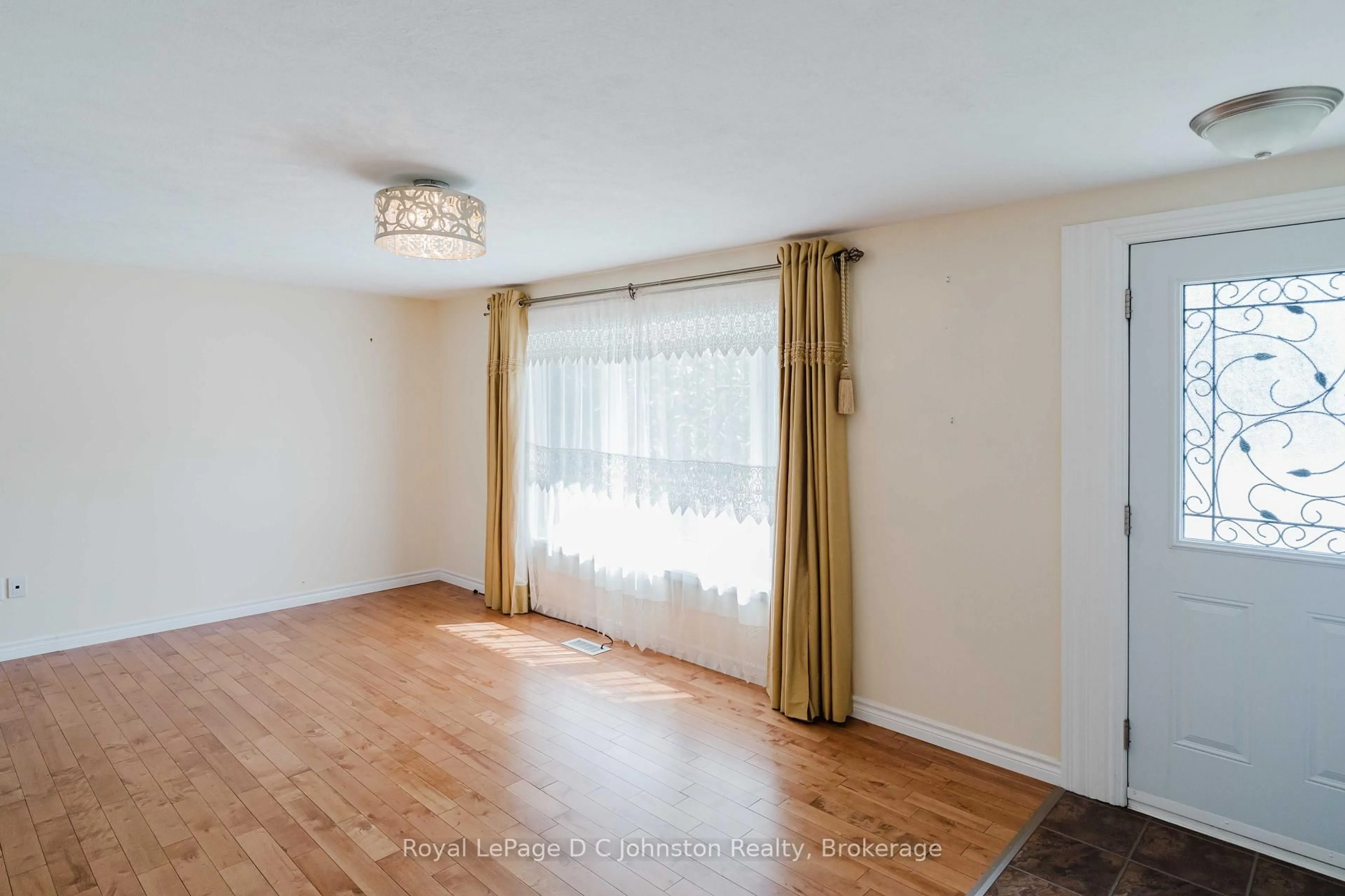 A pic of a room for 19 Smith St, Kincardine Ontario N0G 2T0