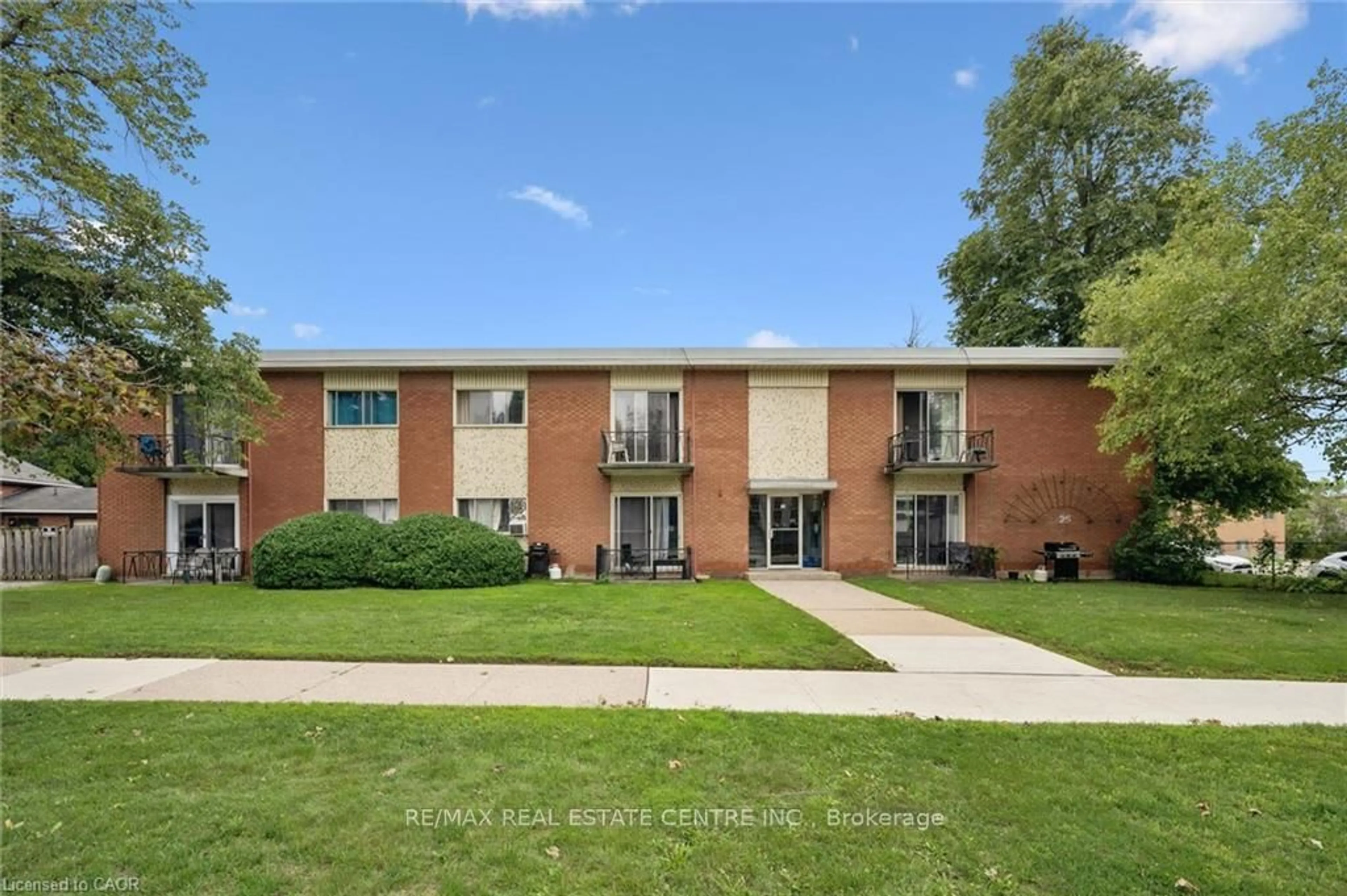 Unknown for 25 Walton Ave, Kitchener Ontario N2C 2B4