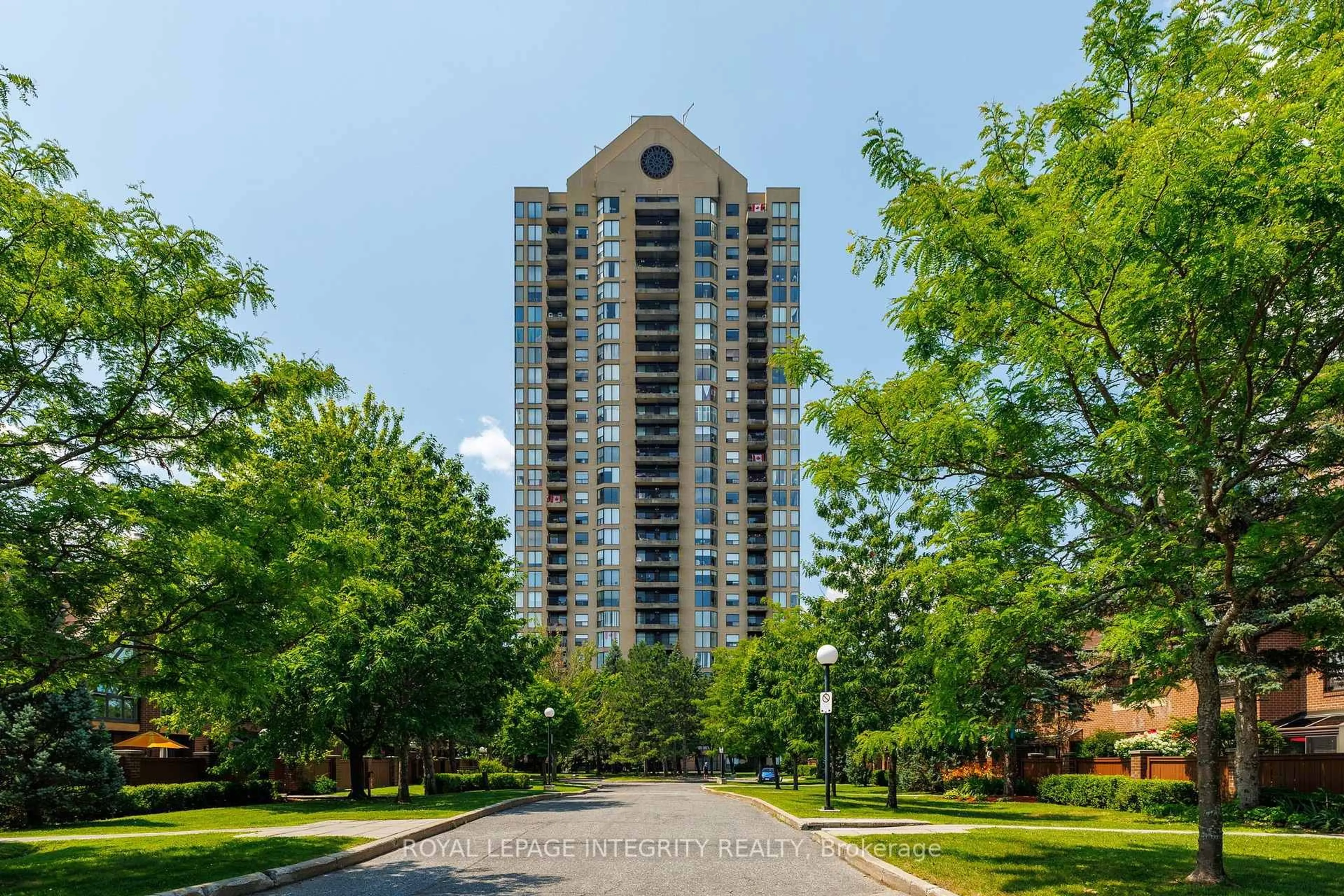 Unknown for 545 St Laurent Blvd #803, Ottawa Ontario K1K 4H9