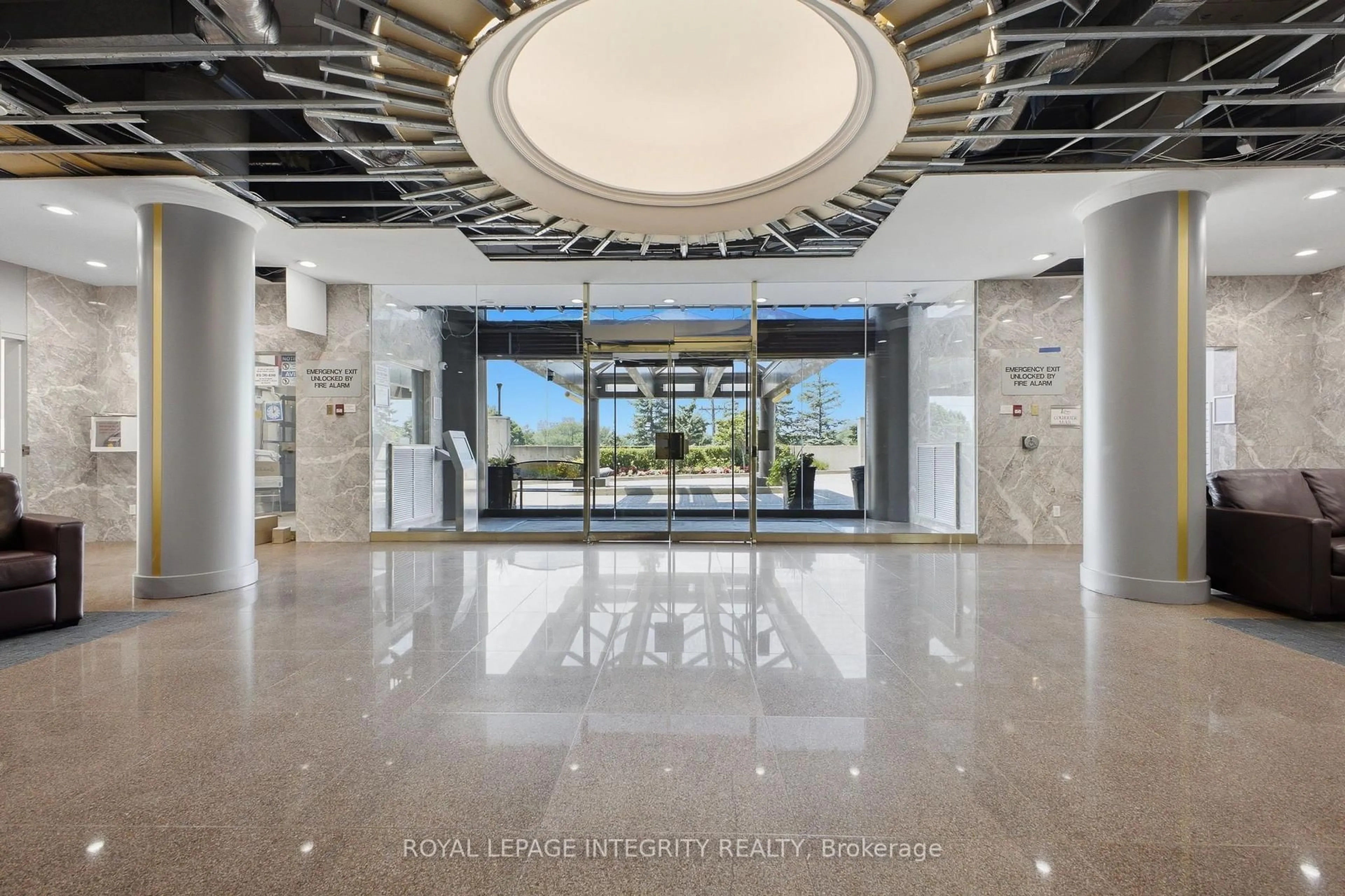 Lobby for 545 St Laurent Blvd #803, Ottawa Ontario K1K 4H9