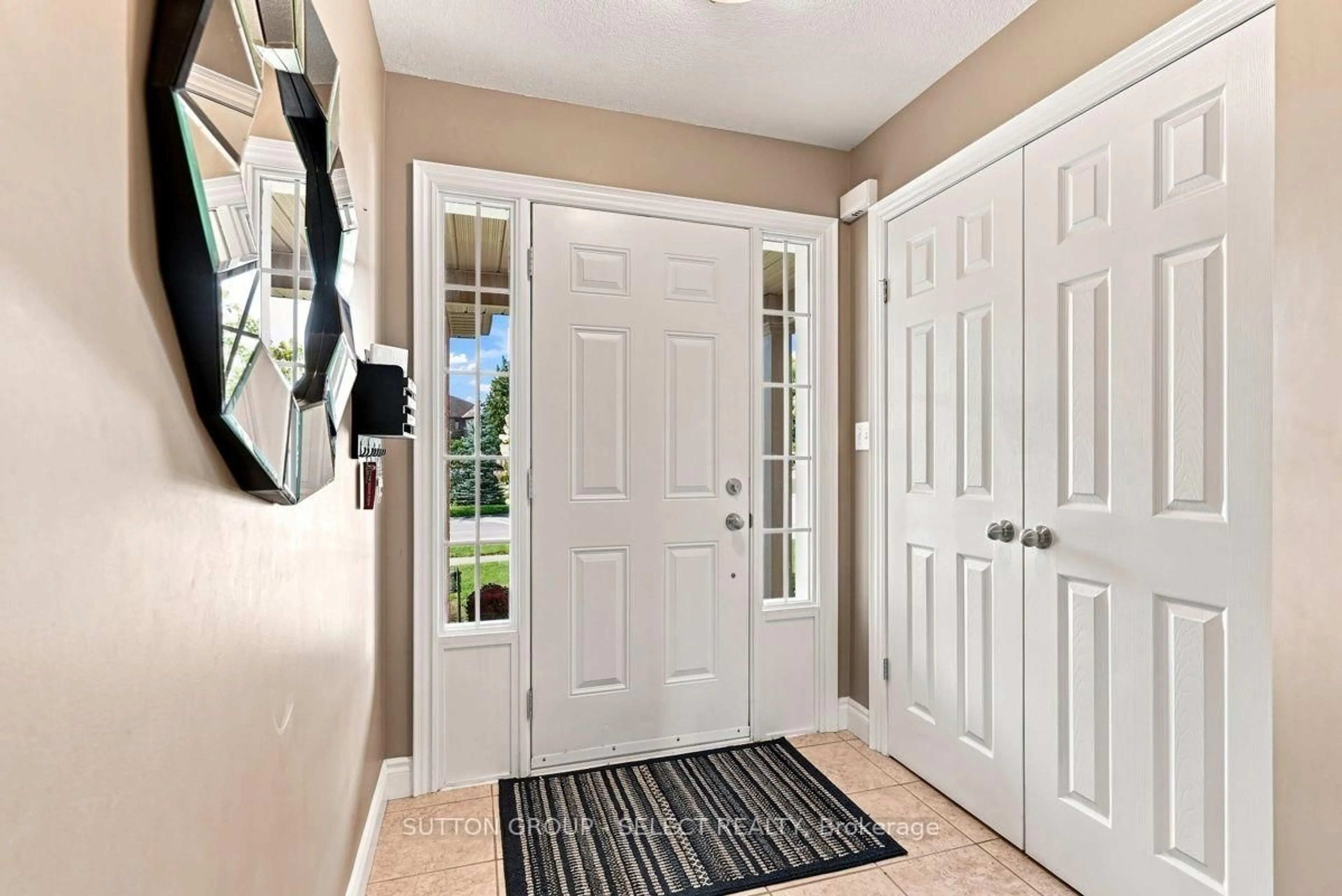 Indoor entryway for 1168 Baird St, London North Ontario N6H 0G5