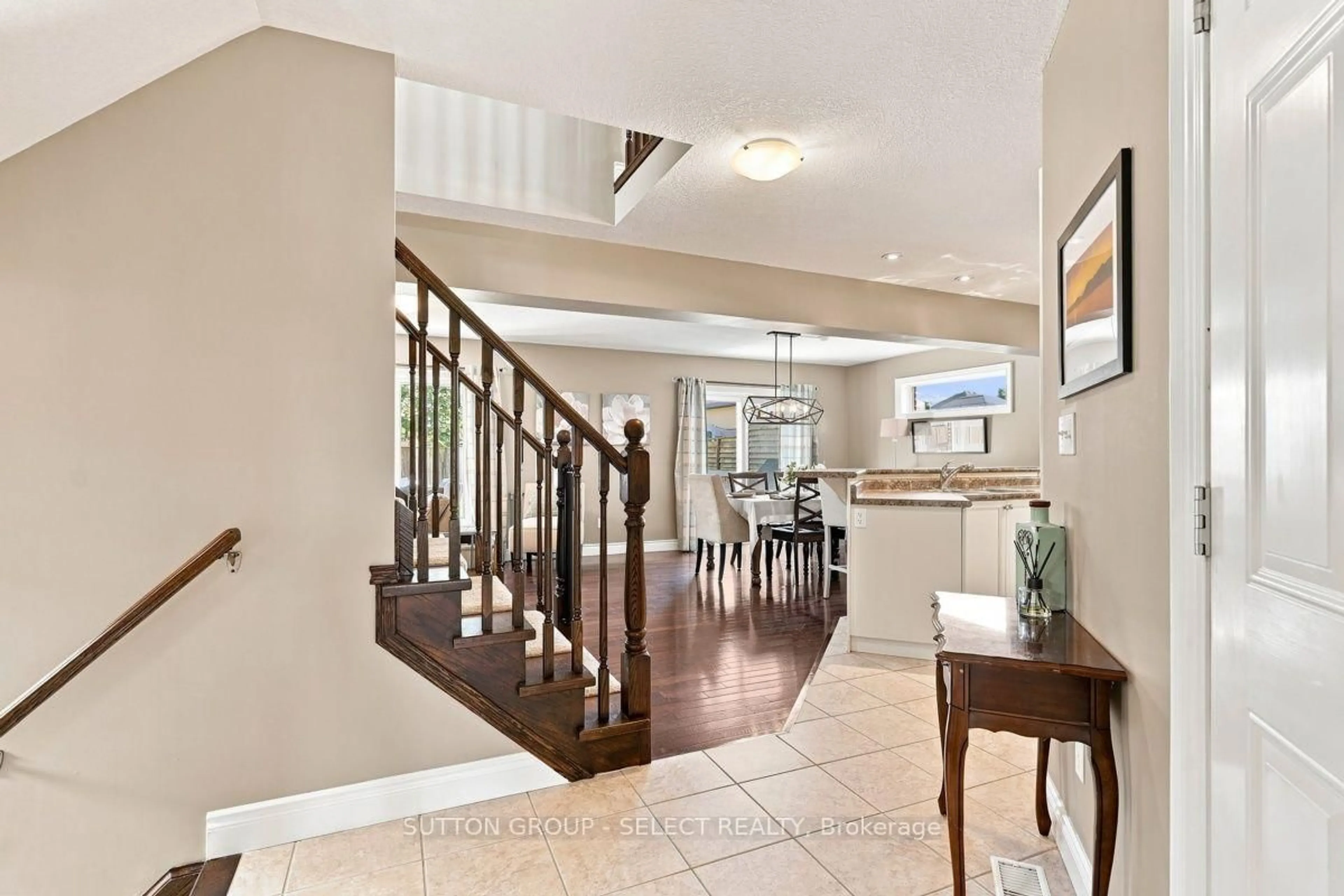 Indoor entryway for 1168 Baird St, London North Ontario N6H 0G5