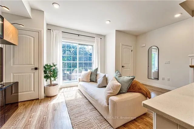 112 Union St #B306, Waterloo 5