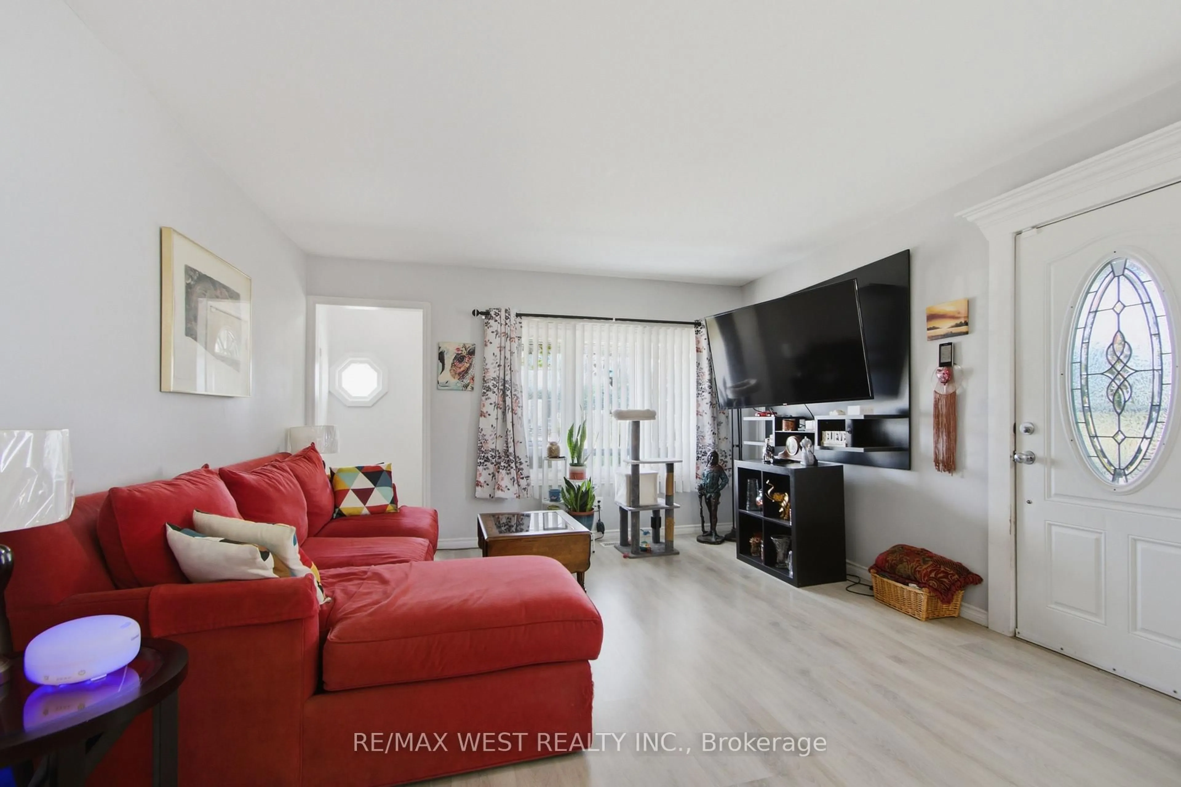 Living room with furniture, unknown for 4 George St, Quinte West Ontario K8V 1R1