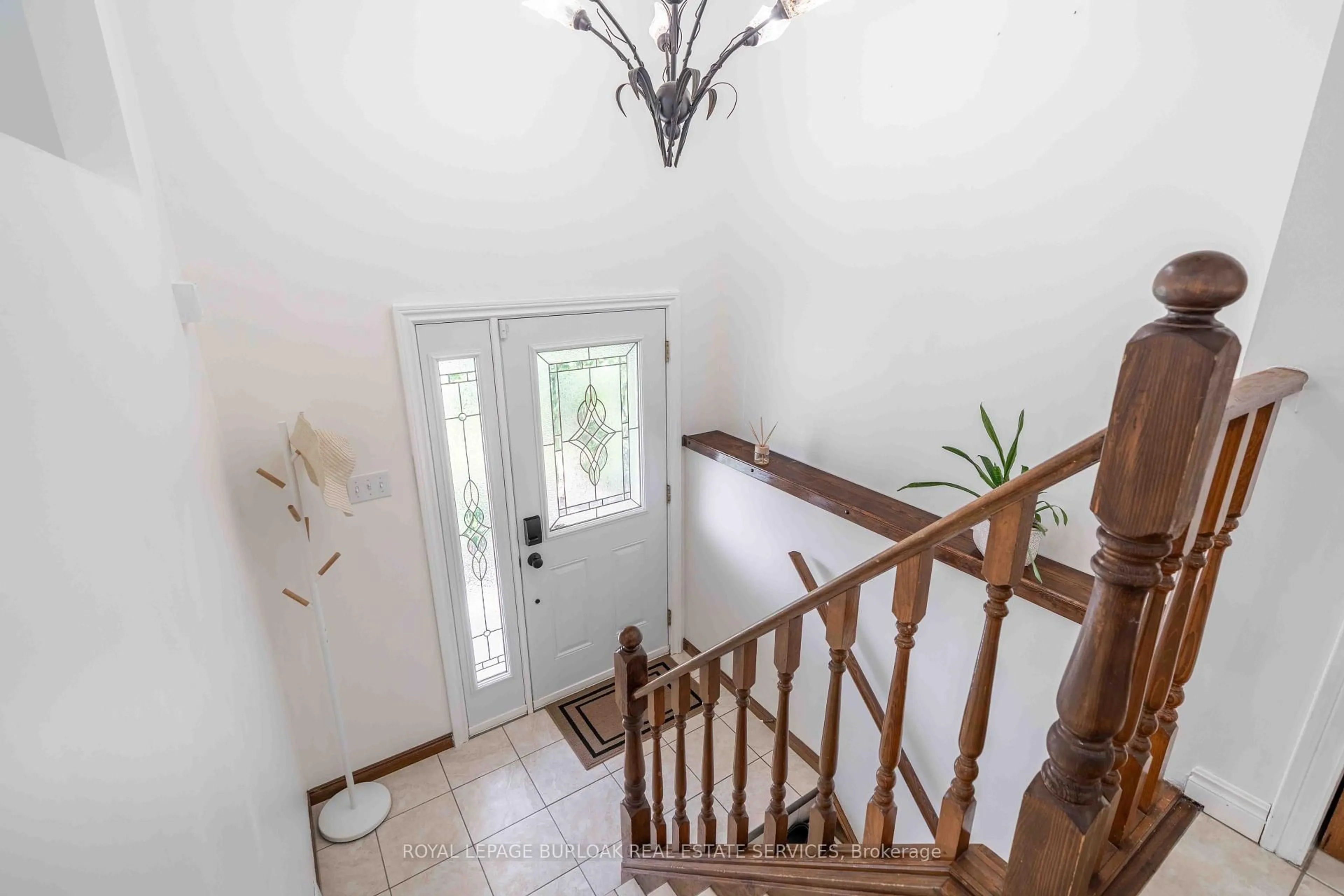 Unknown for 1262 Upper Gage Ave, Hamilton Ontario L8W 1E4