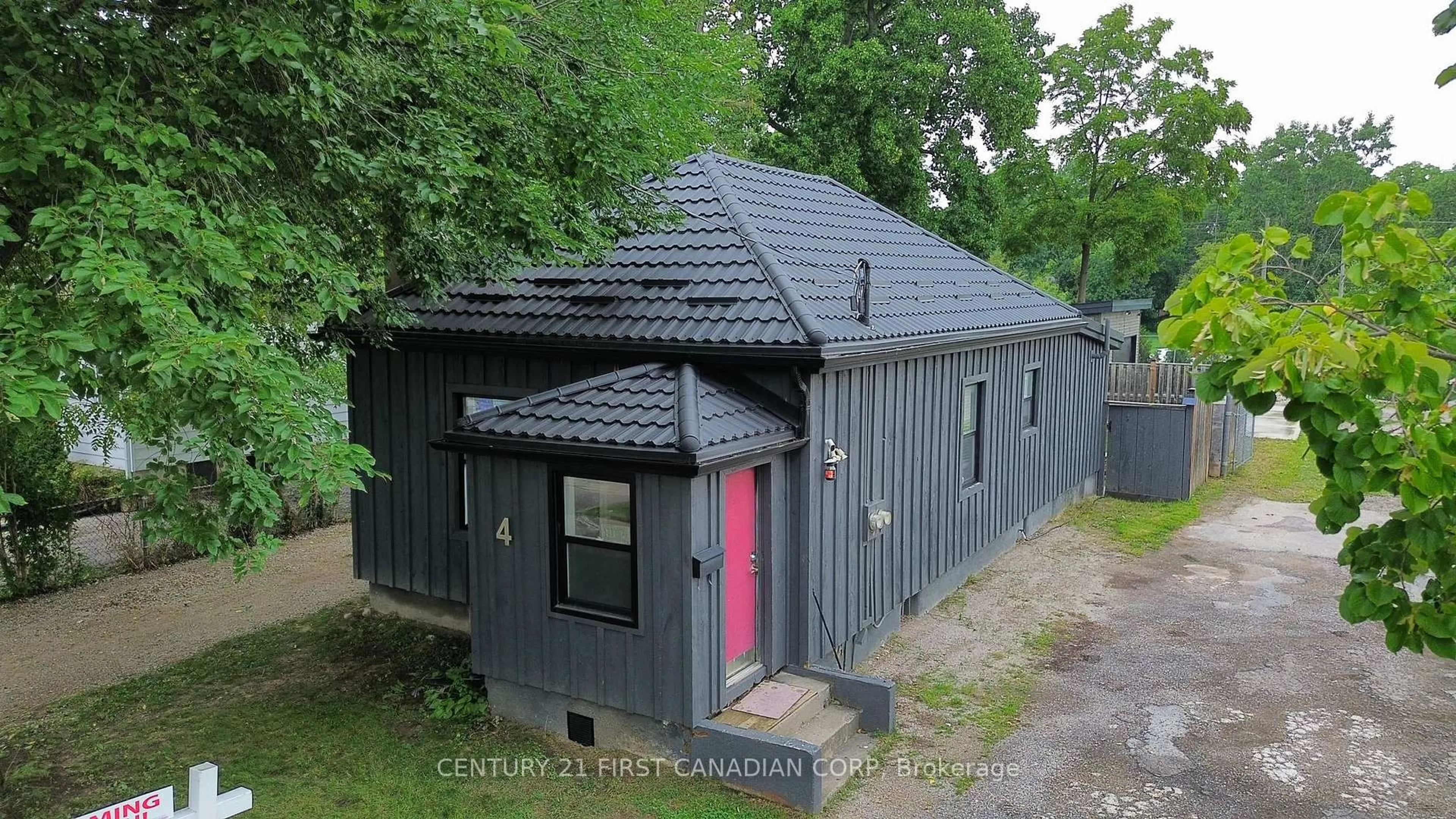 Shed for 4 Elmwood Pl, London South Ontario N6J 1J2