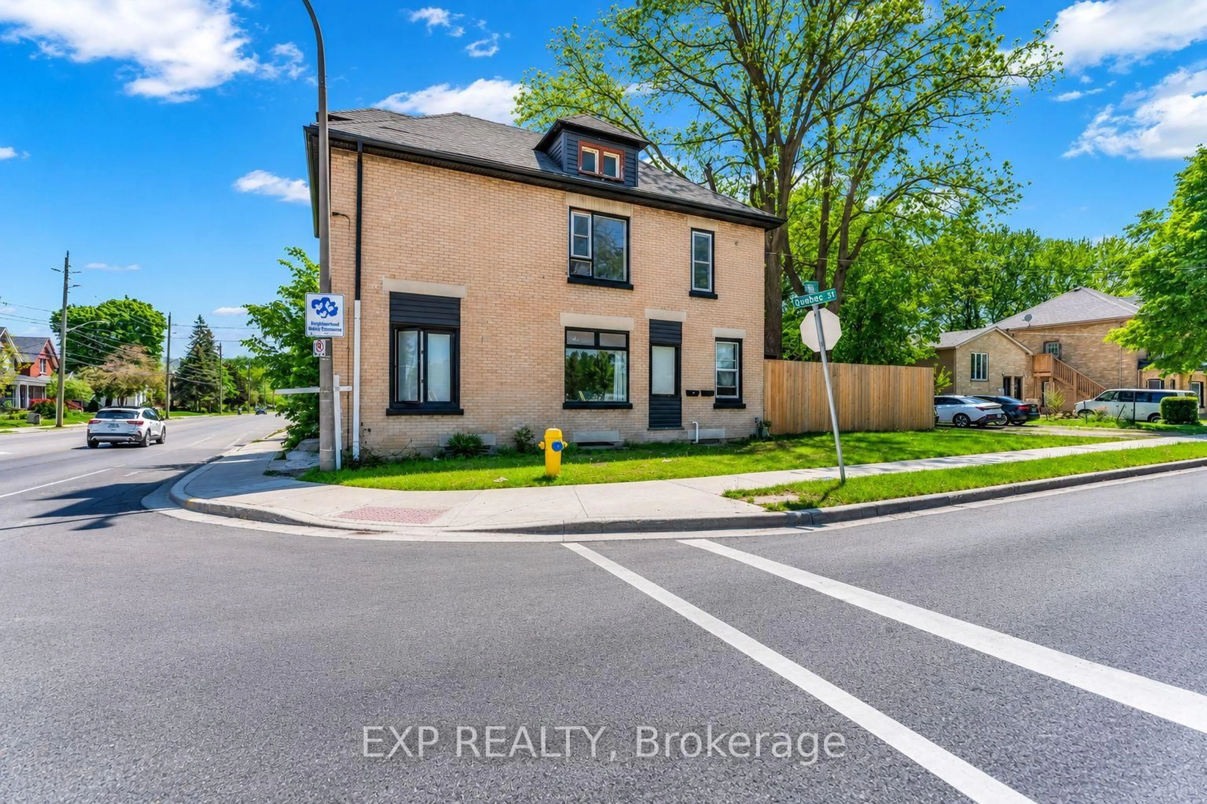 Unknown for 553 Quebec St, London East Ontario N5W 3Y9