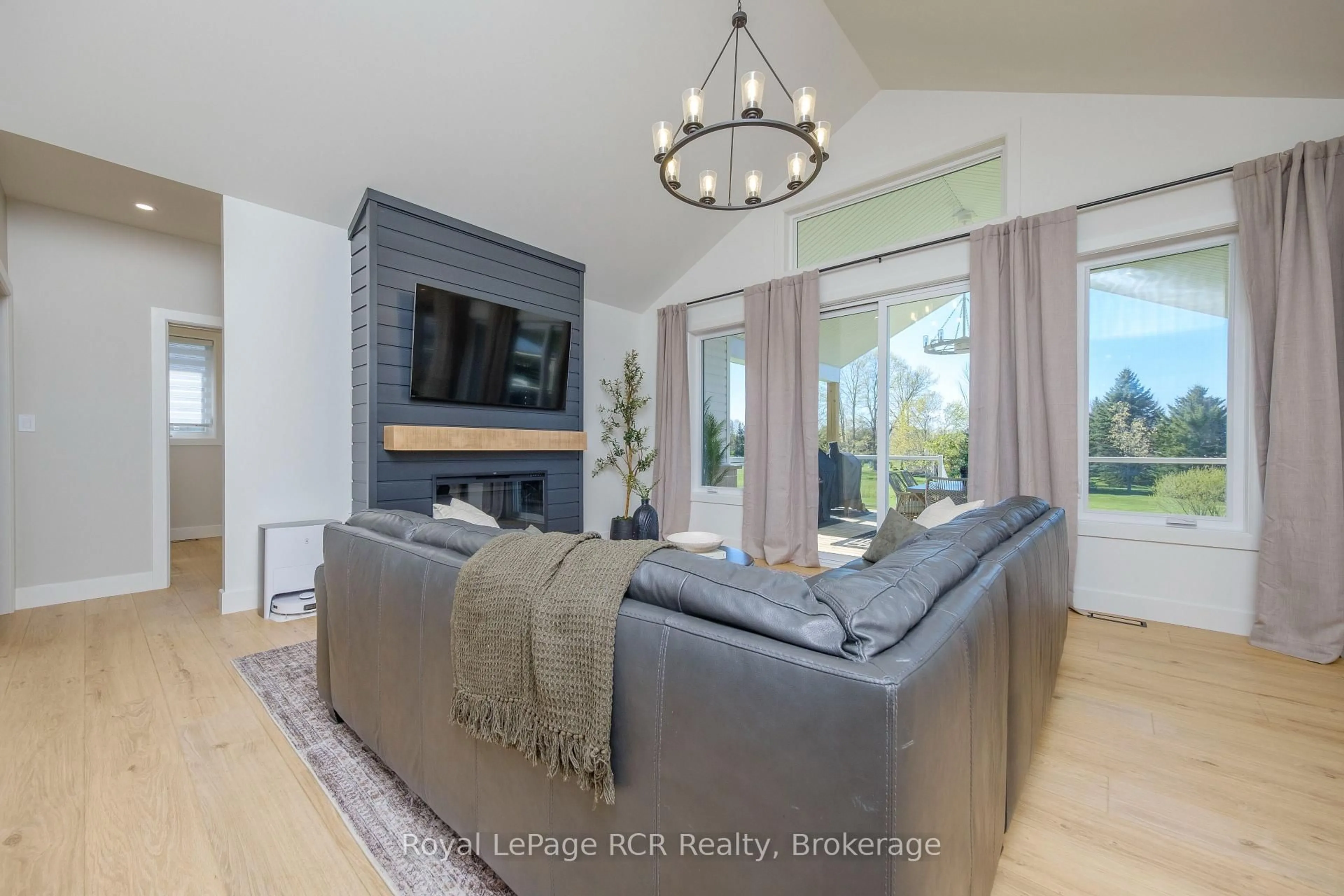 Living room with furniture, unknown for 22 Nickason Dr, Arran-Elderslie Ontario N0H 1A0