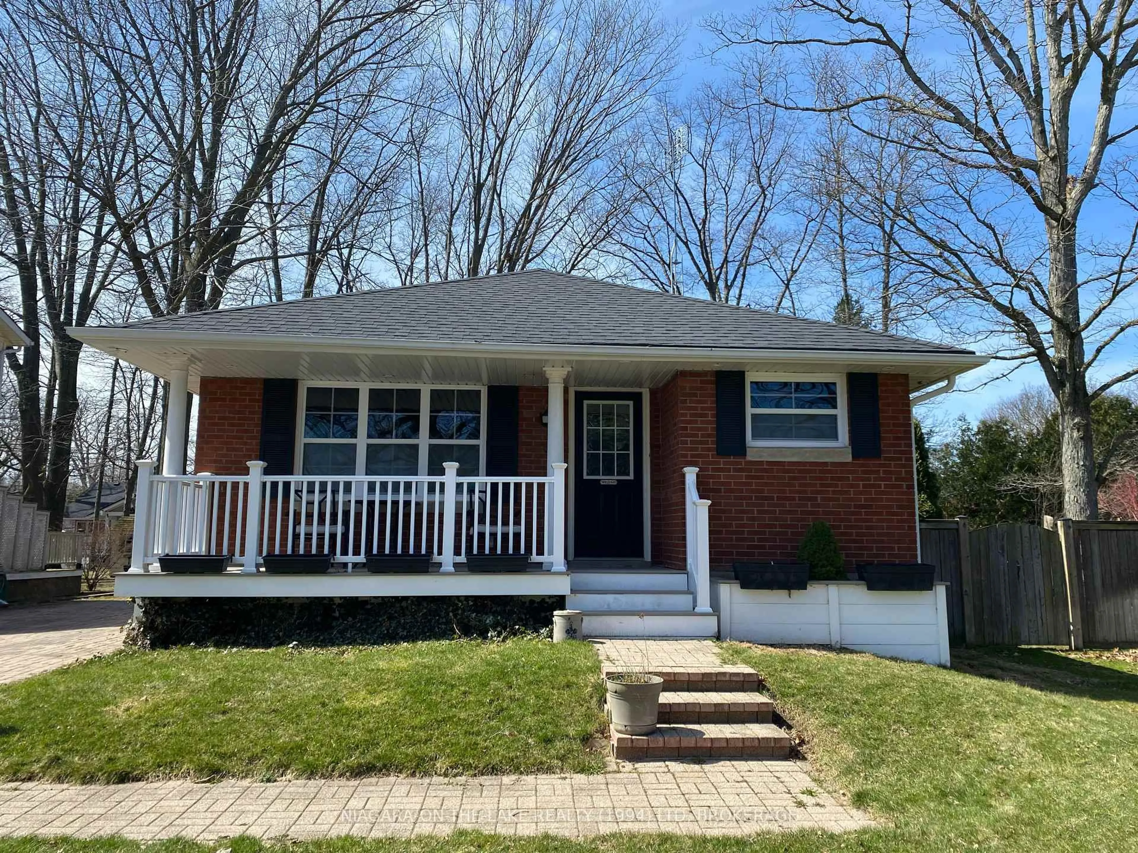 Home with brick exterior material, street for 4 Dixie Ave, Niagara-on-the-Lake Ontario L0S 1J0