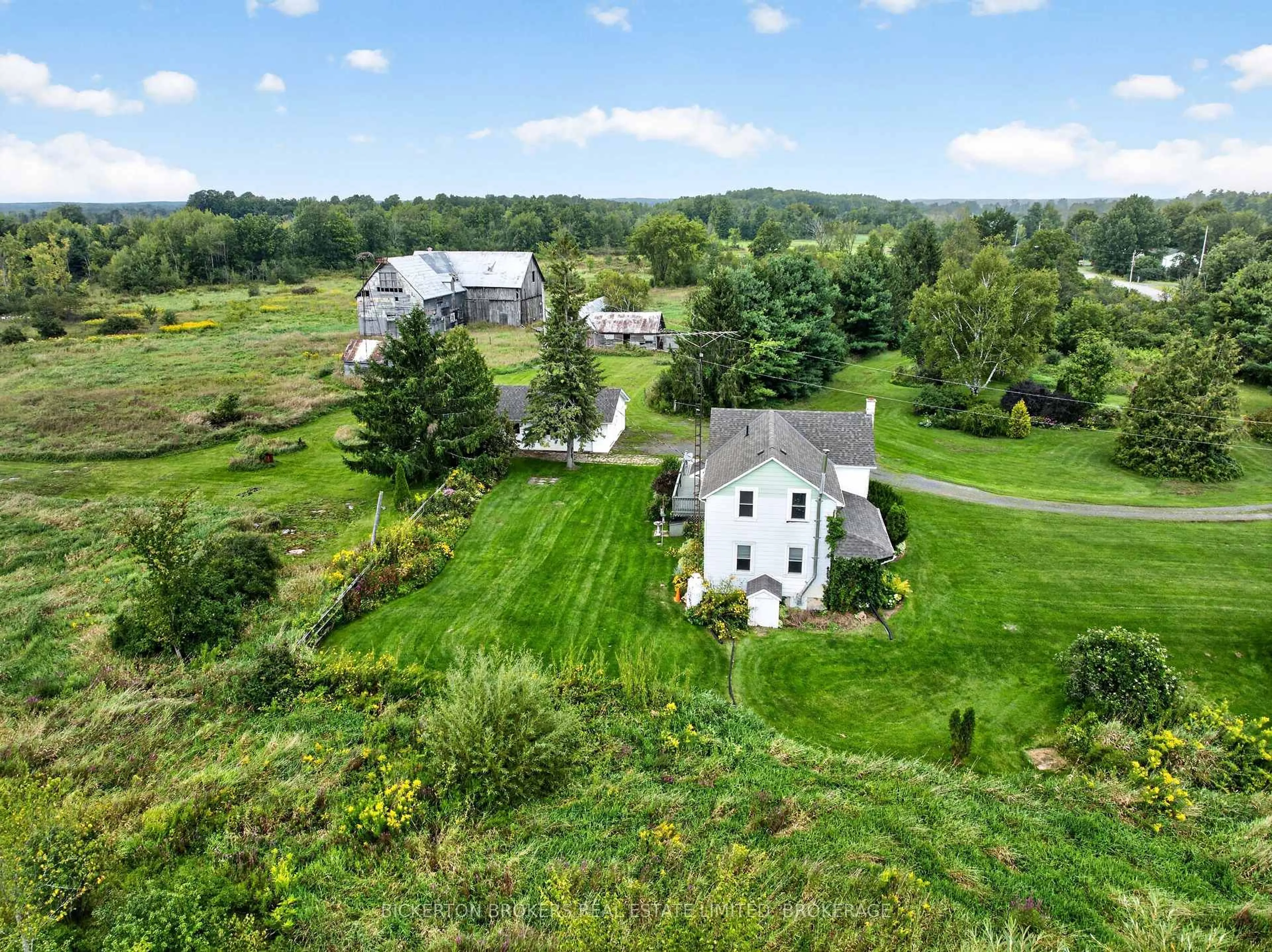 A pic from outside/outdoor area/front of a property/back of a property/a pic from drone, mountain view for 852 Kyes Rd, Front of Leeds & Seeleys Bay Ontario K0E 1L0